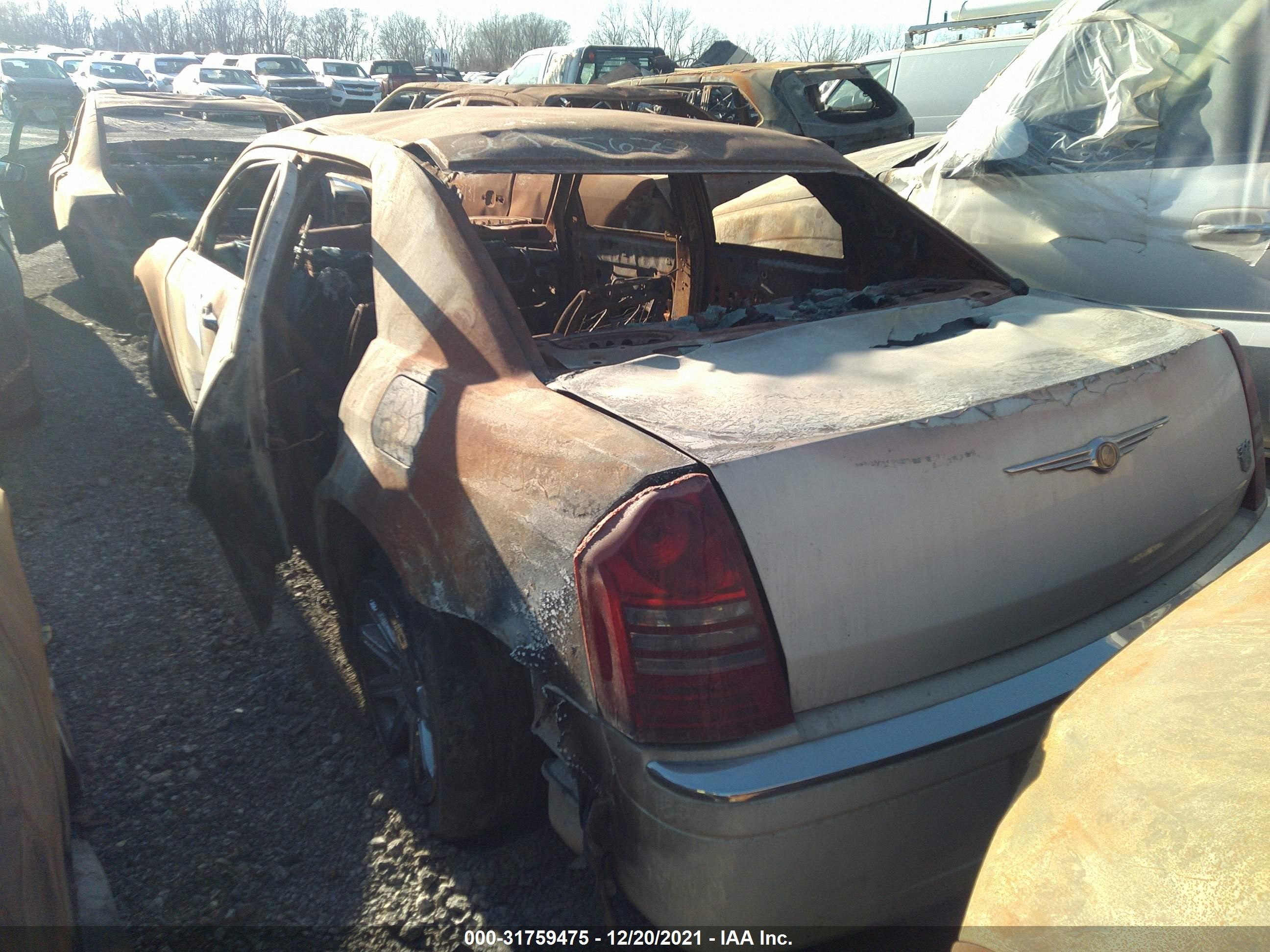 Photo 2 VIN: 2C3KA63H86H532552 - CHRYSLER 300 