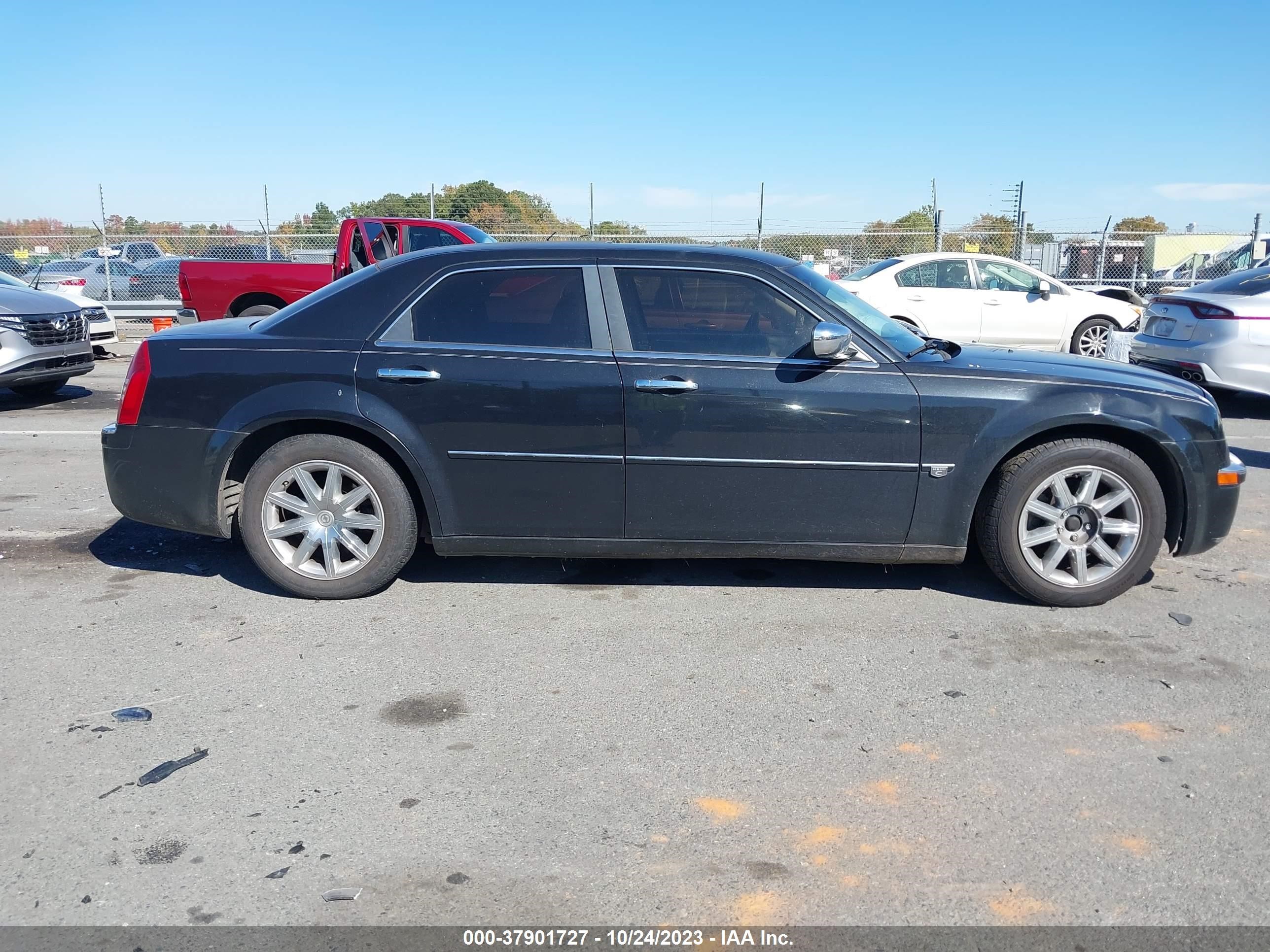 Photo 12 VIN: 2C3KA63H87H658203 - CHRYSLER 300 