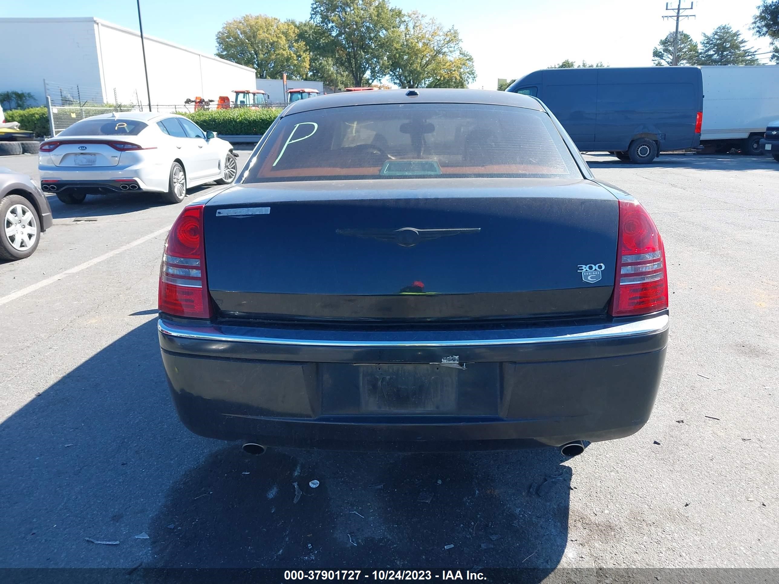 Photo 15 VIN: 2C3KA63H87H658203 - CHRYSLER 300 