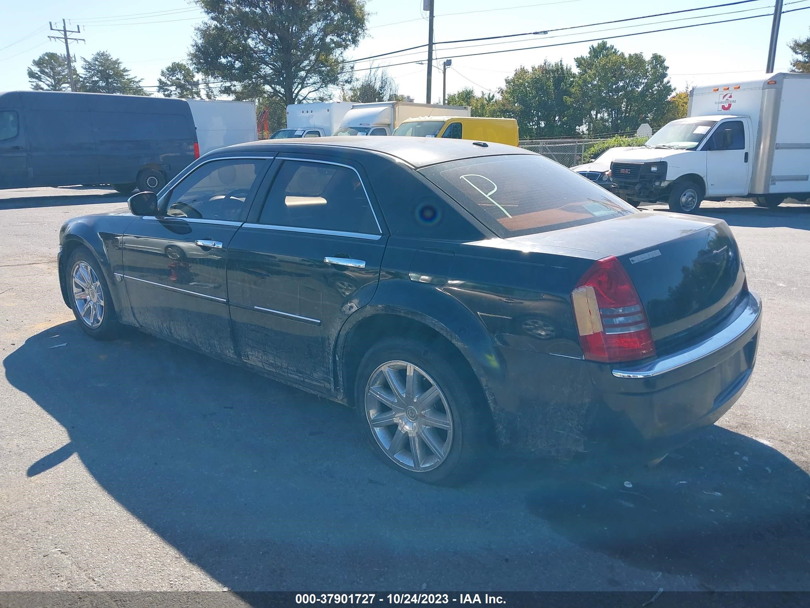 Photo 2 VIN: 2C3KA63H87H658203 - CHRYSLER 300 