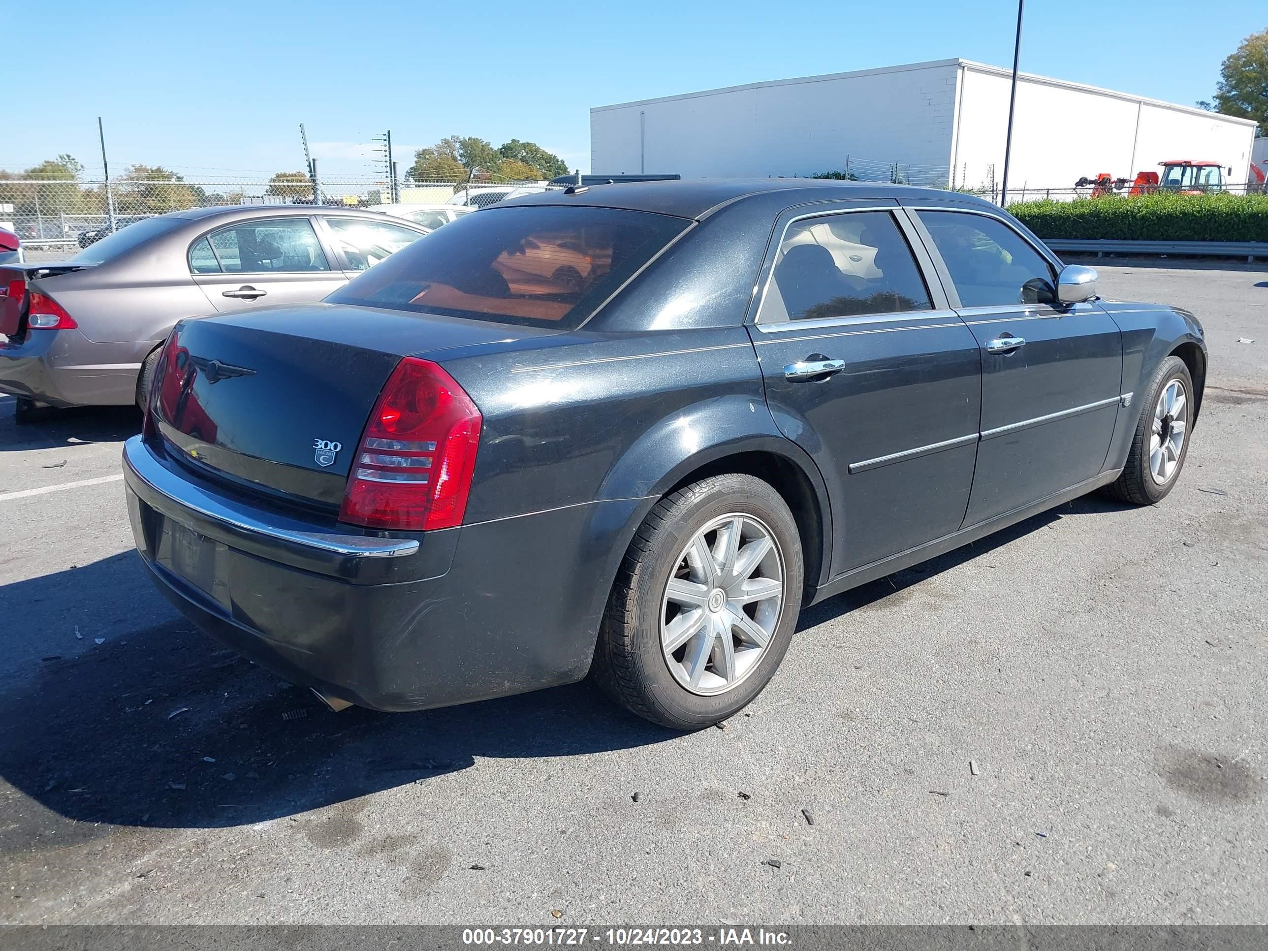 Photo 3 VIN: 2C3KA63H87H658203 - CHRYSLER 300 