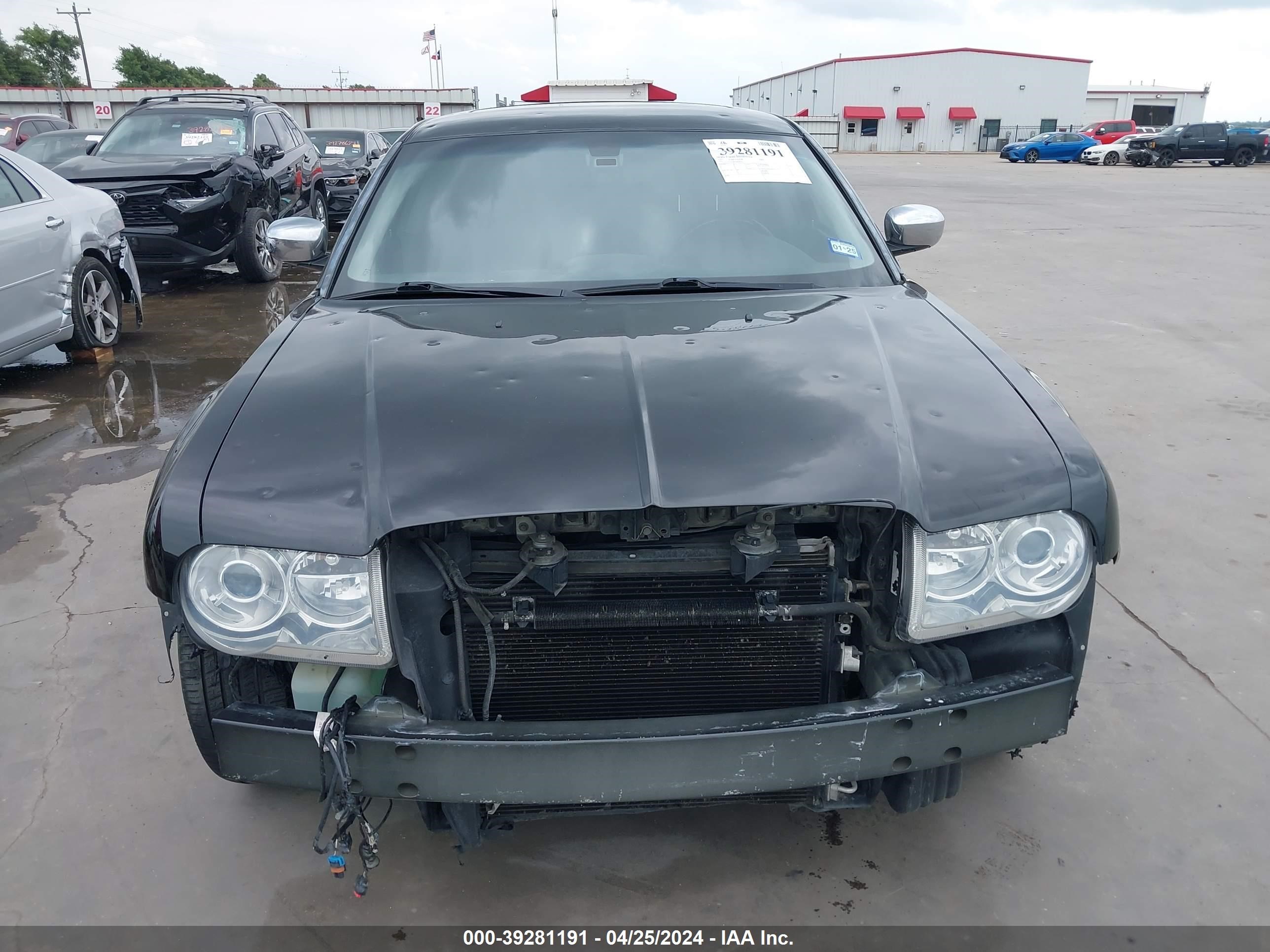 Photo 11 VIN: 2C3KA63H87H840659 - CHRYSLER 300C 