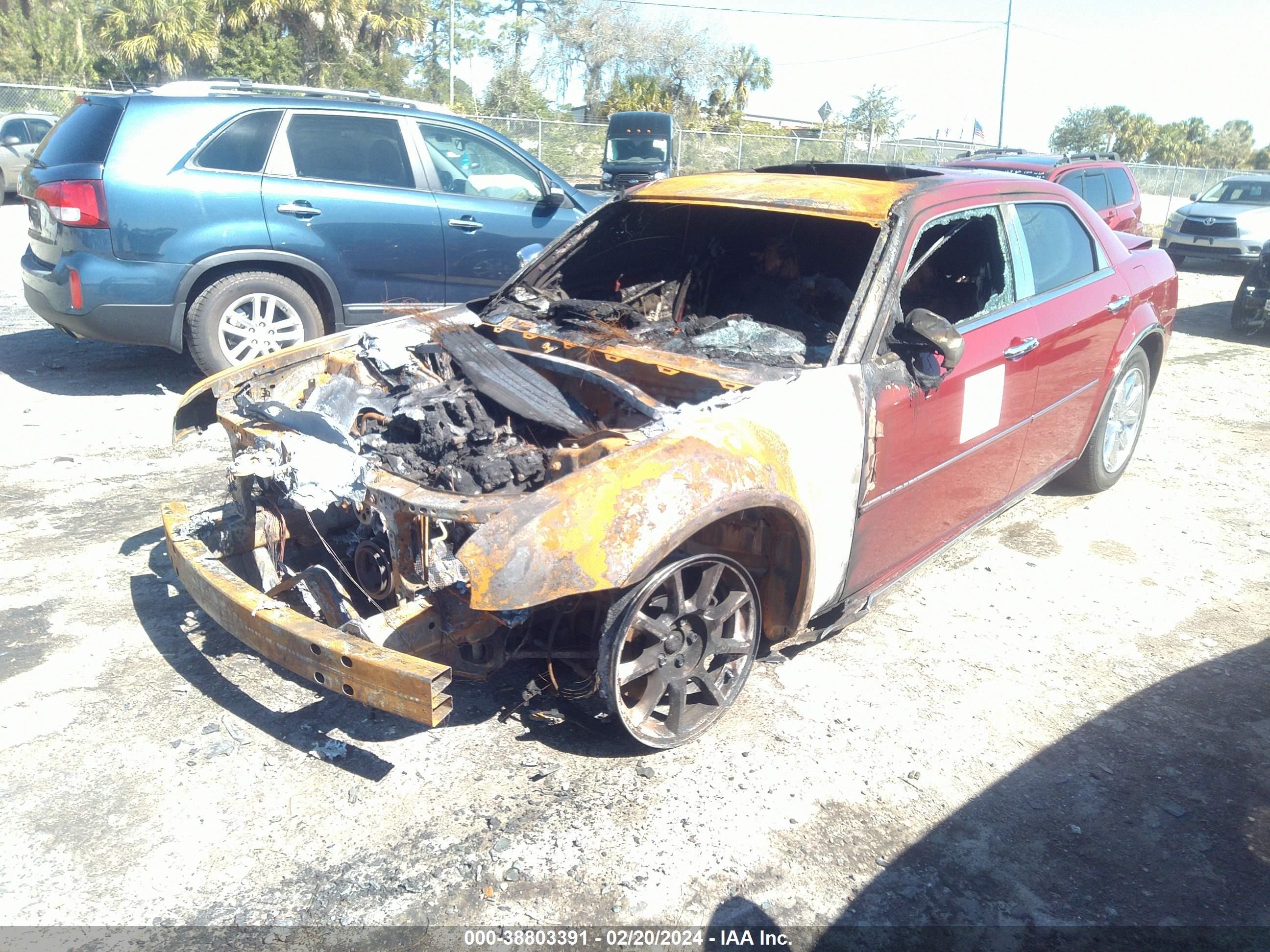 Photo 1 VIN: 2C3KA63H87H876061 - CHRYSLER 300C 