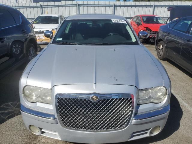 Photo 4 VIN: 2C3KA63H88H251998 - CHRYSLER 300 