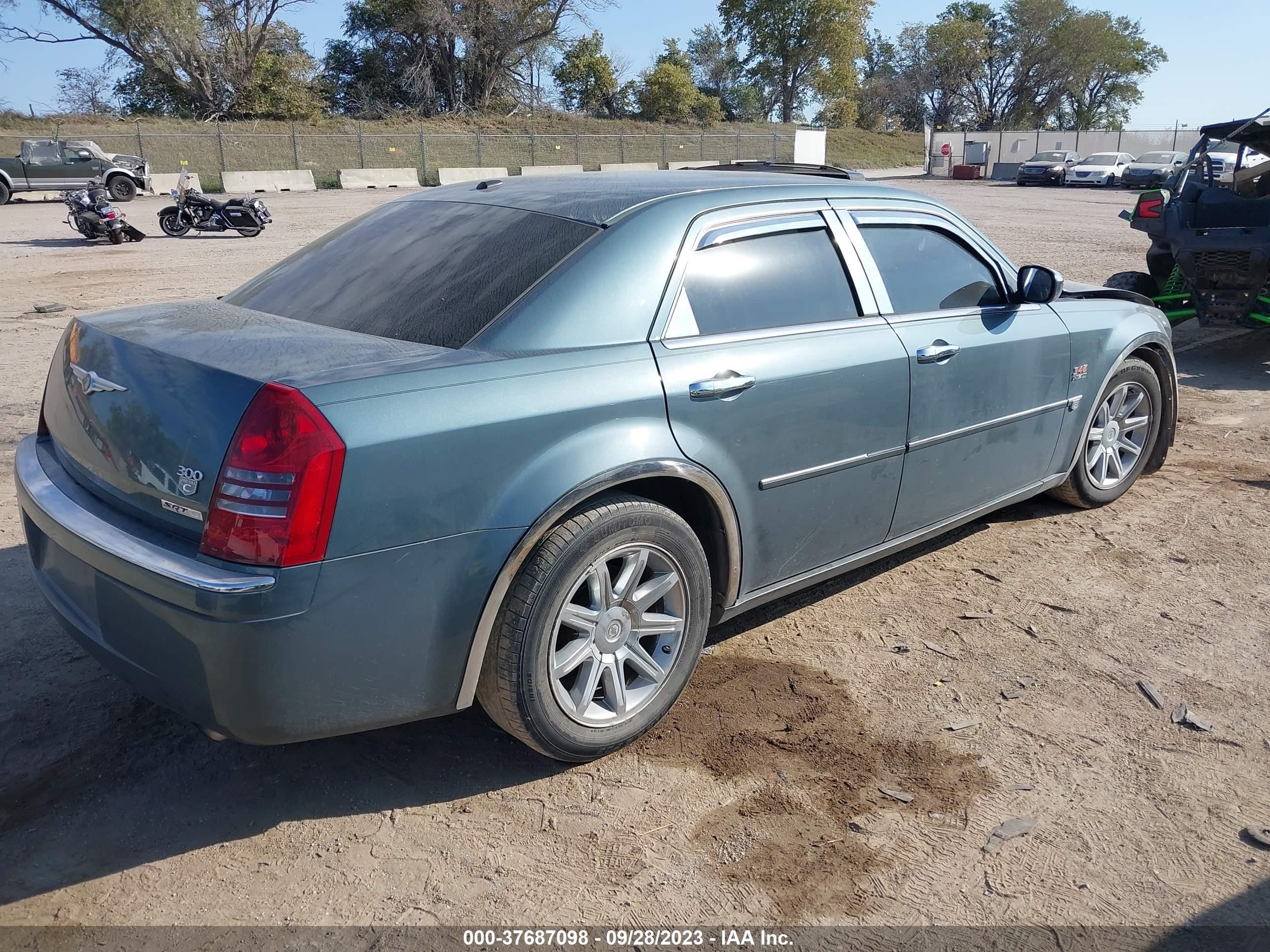 Photo 3 VIN: 2C3KA63H96H463631 - CHRYSLER 300 