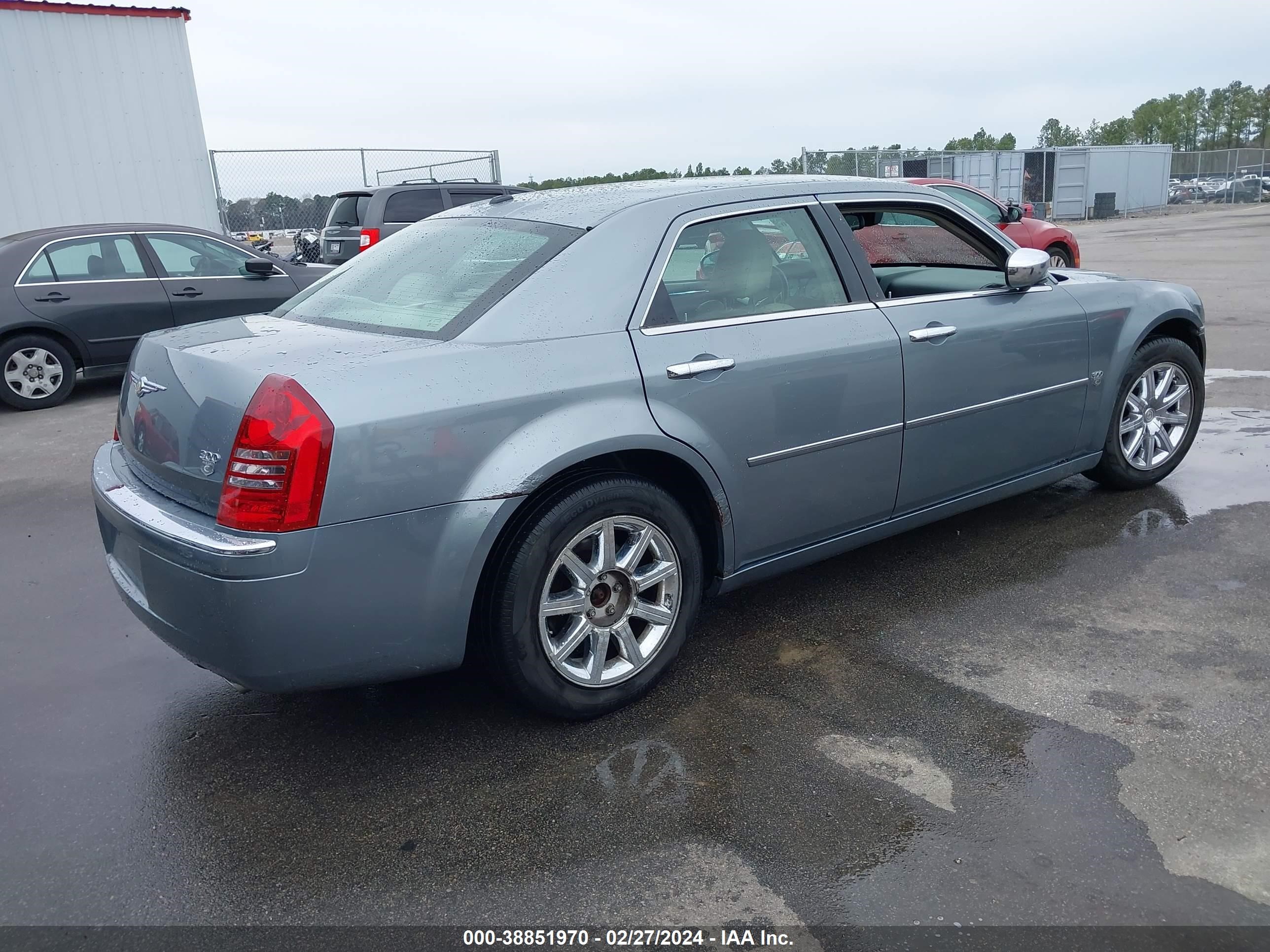 Photo 3 VIN: 2C3KA63H97H799023 - CHRYSLER 300C 