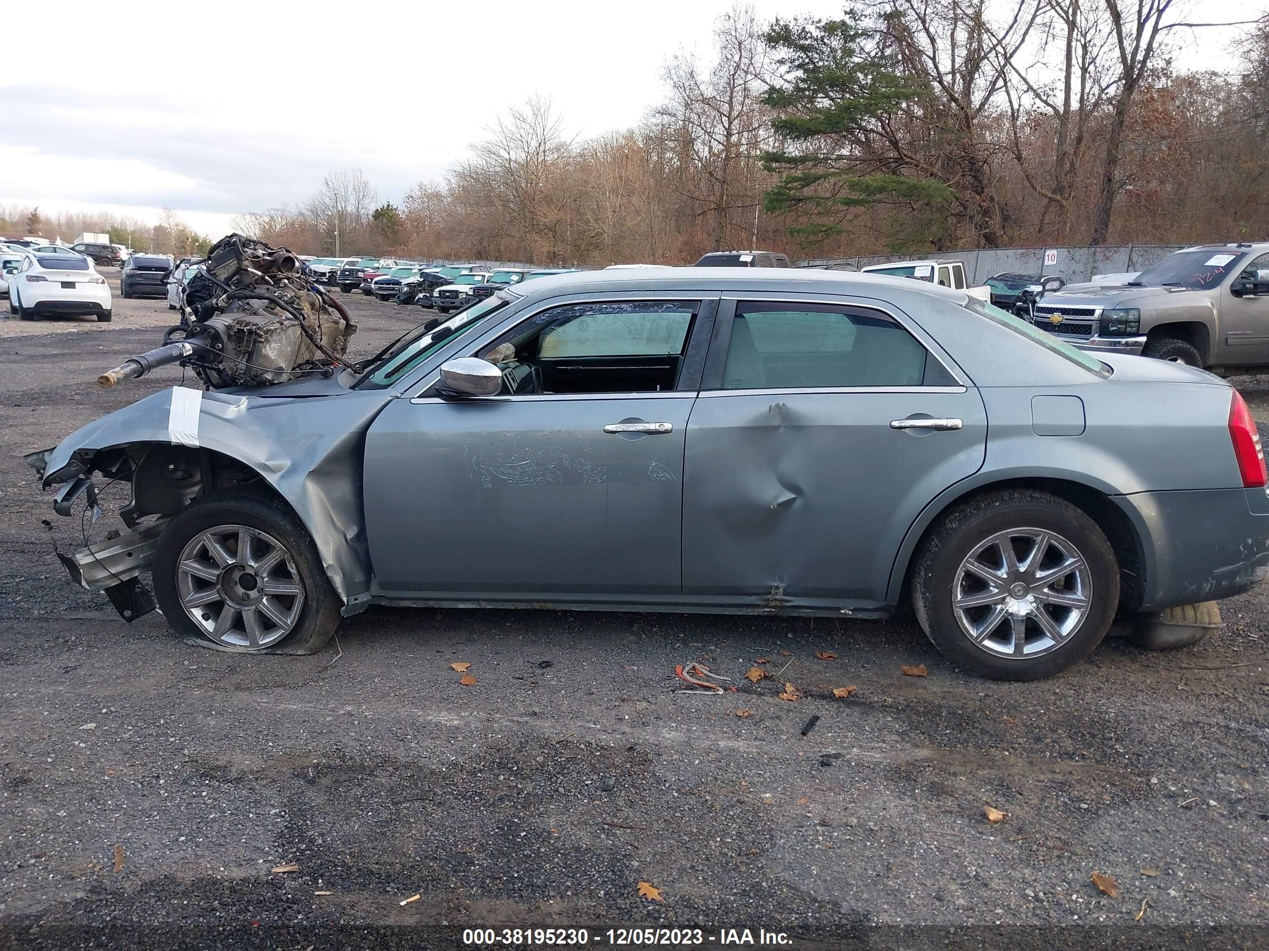 Photo 14 VIN: 2C3KA63HX7H684107 - CHRYSLER 300C 