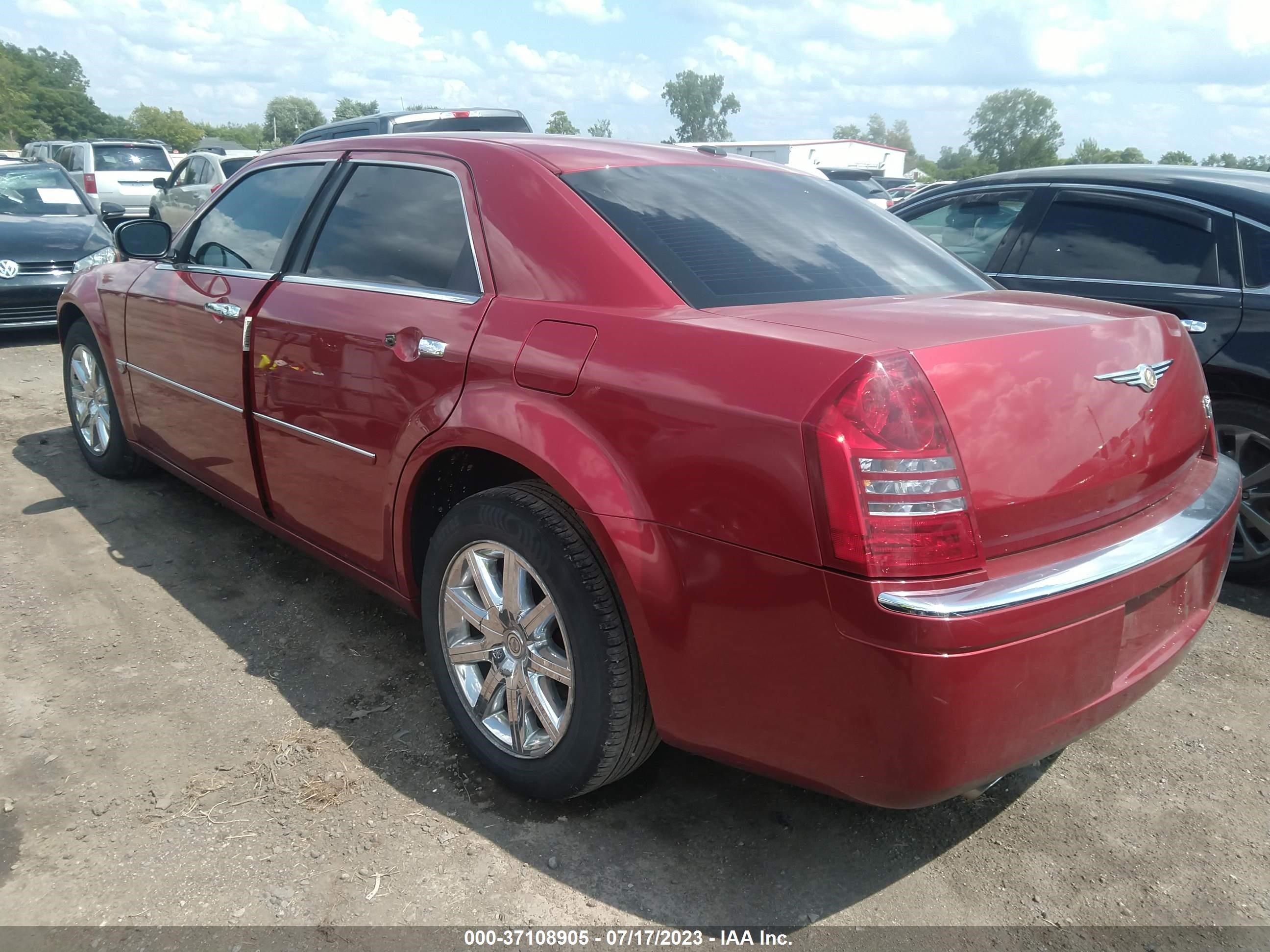 Photo 2 VIN: 2C3KA63HX7H697875 - CHRYSLER 300 