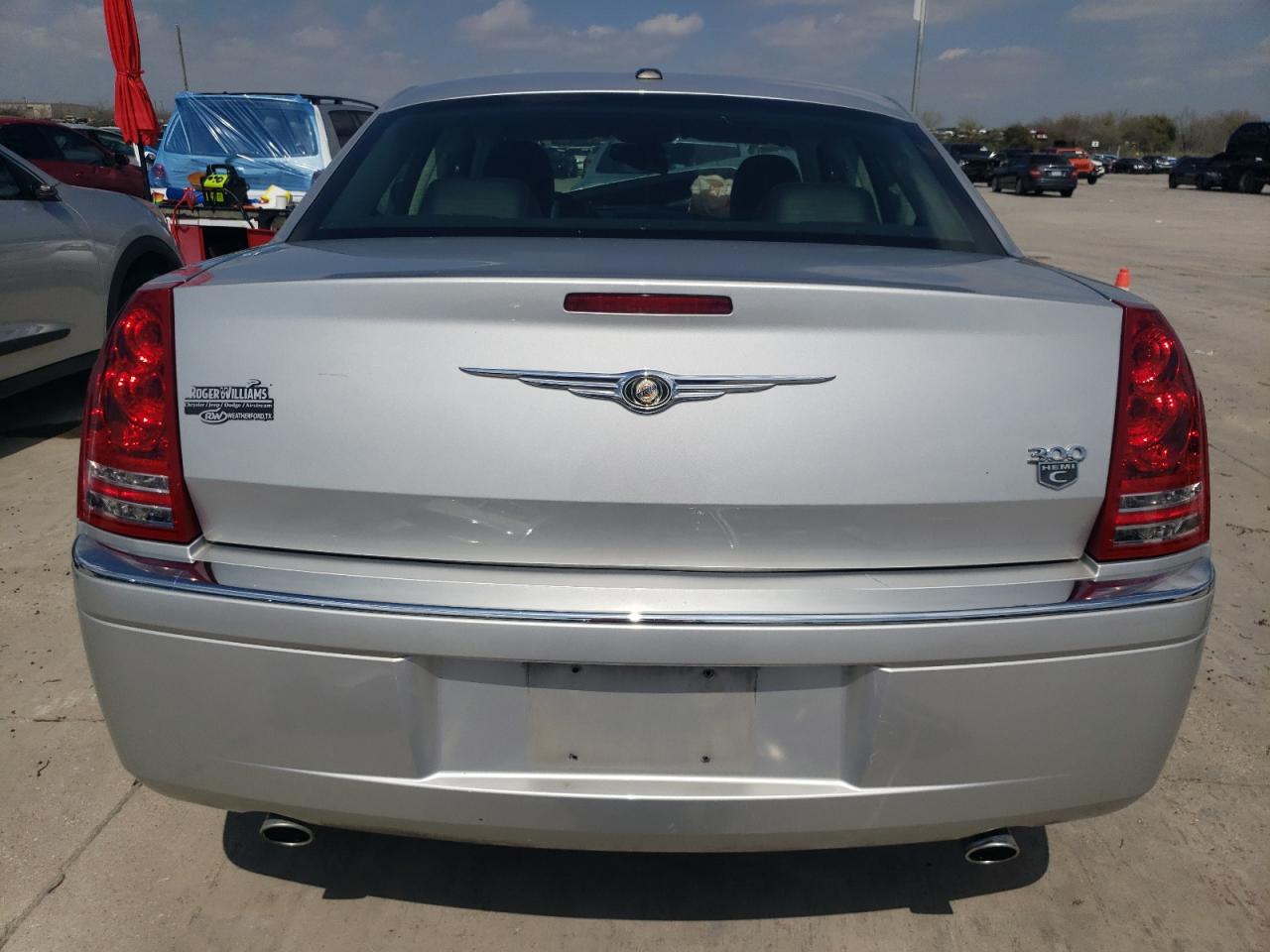 Photo 5 VIN: 2C3KA63T29H572506 - CHRYSLER 300 