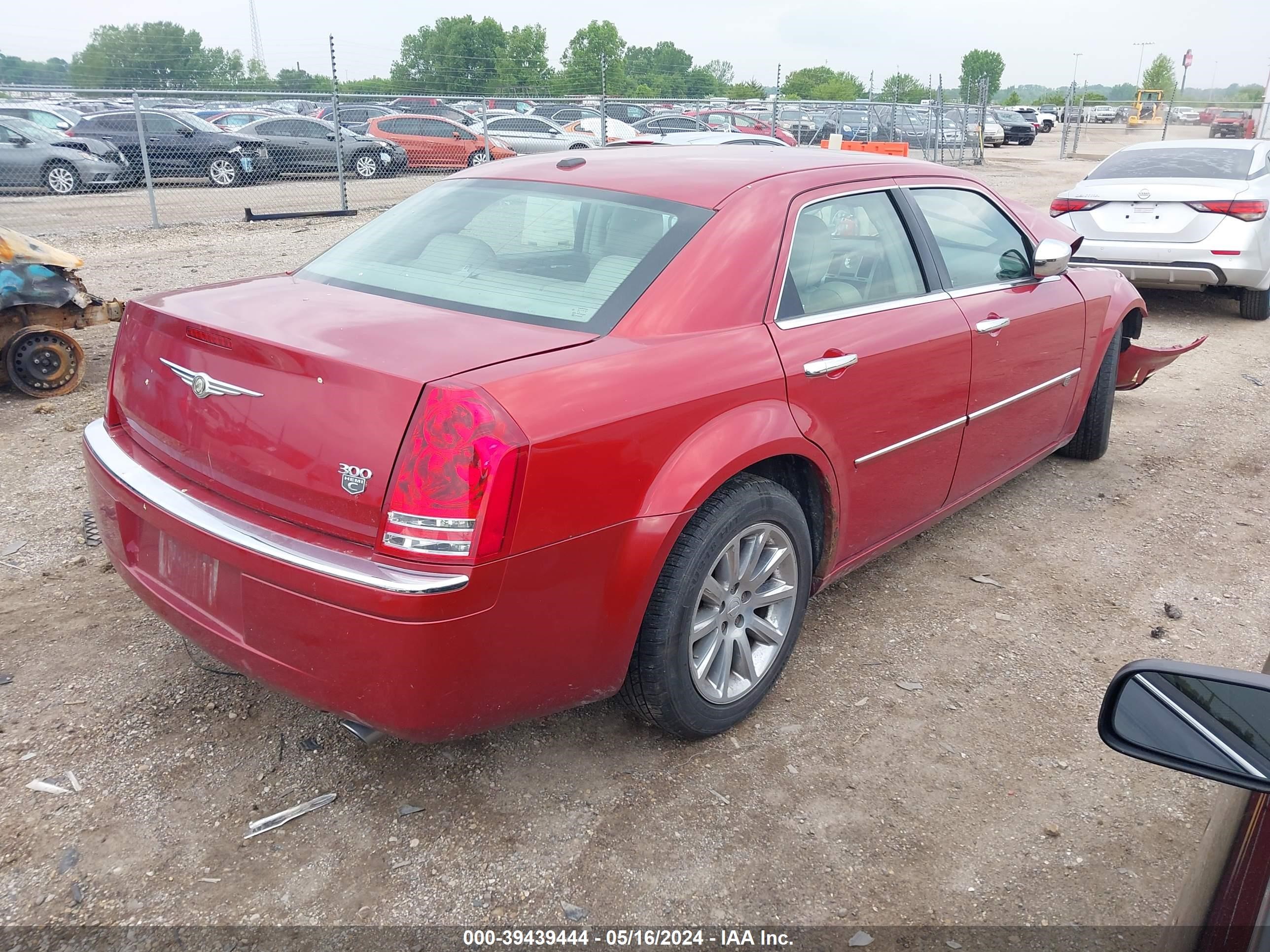 Photo 3 VIN: 2C3KA63TX9H555498 - CHRYSLER 300C 