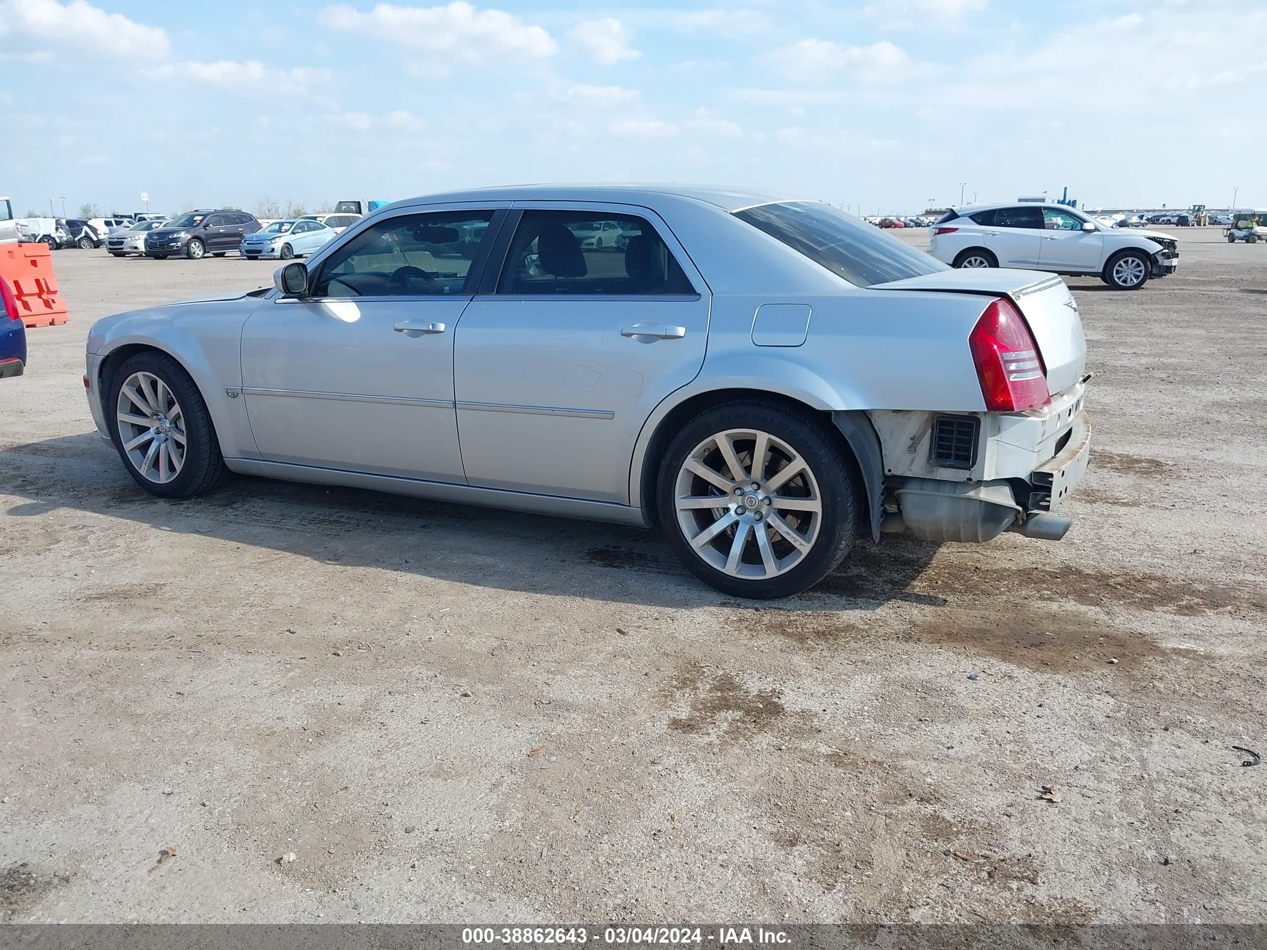 Photo 2 VIN: 2C3KA73W06H371733 - CHRYSLER 300C 