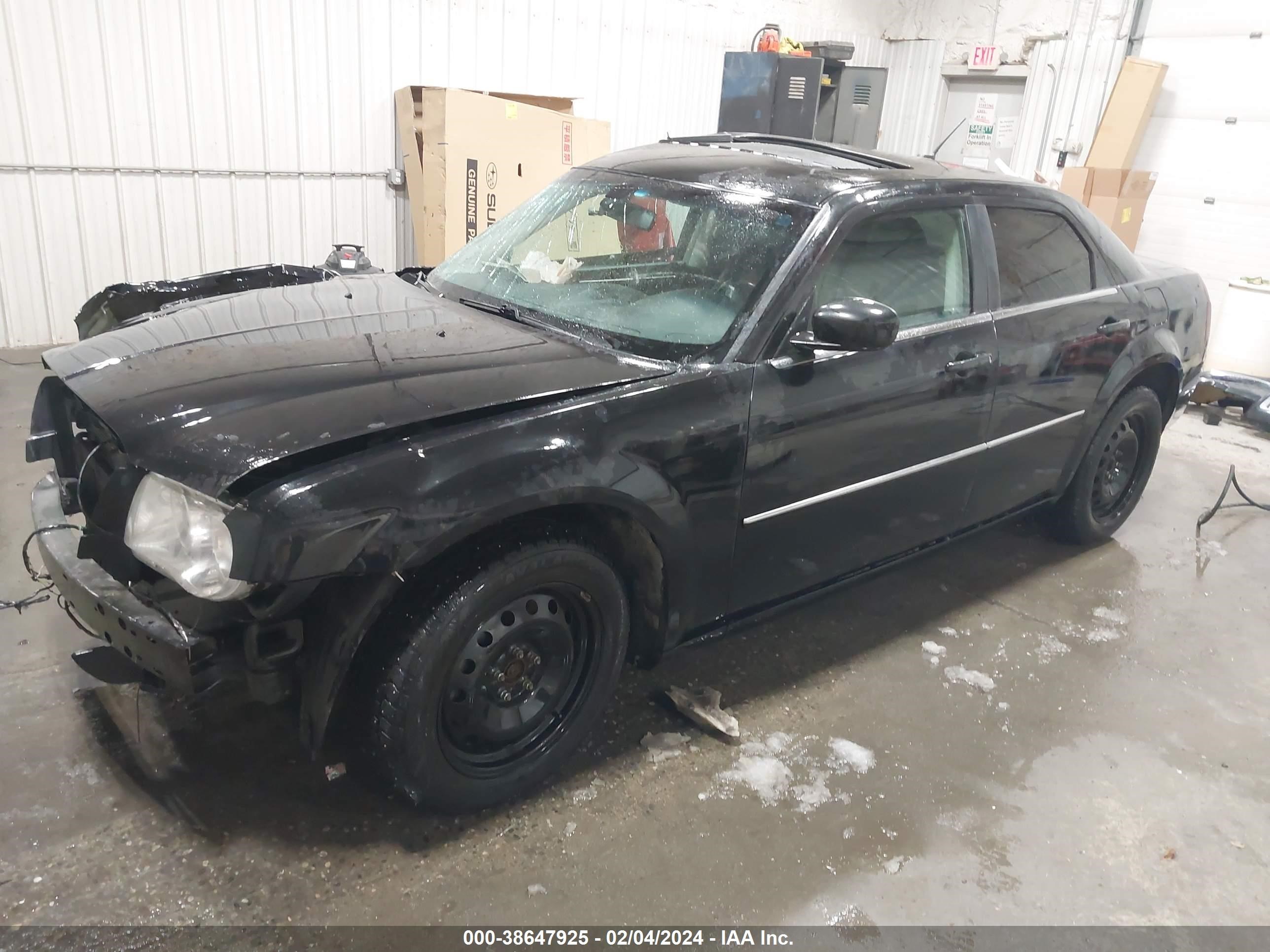 Photo 1 VIN: 2C3KK33G88H203789 - CHRYSLER 300 