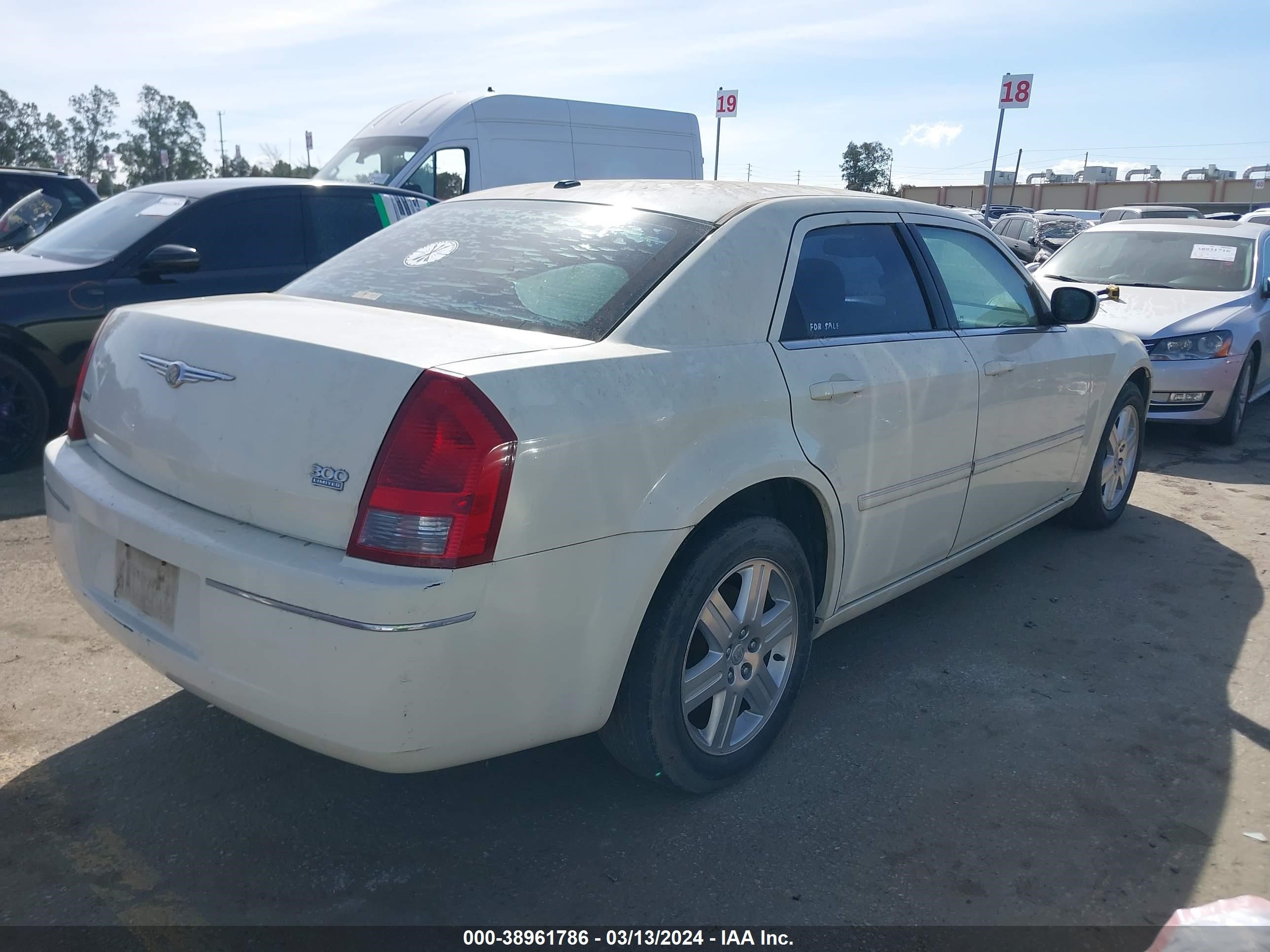 Photo 3 VIN: 2C3KK53G06H500869 - CHRYSLER 300 