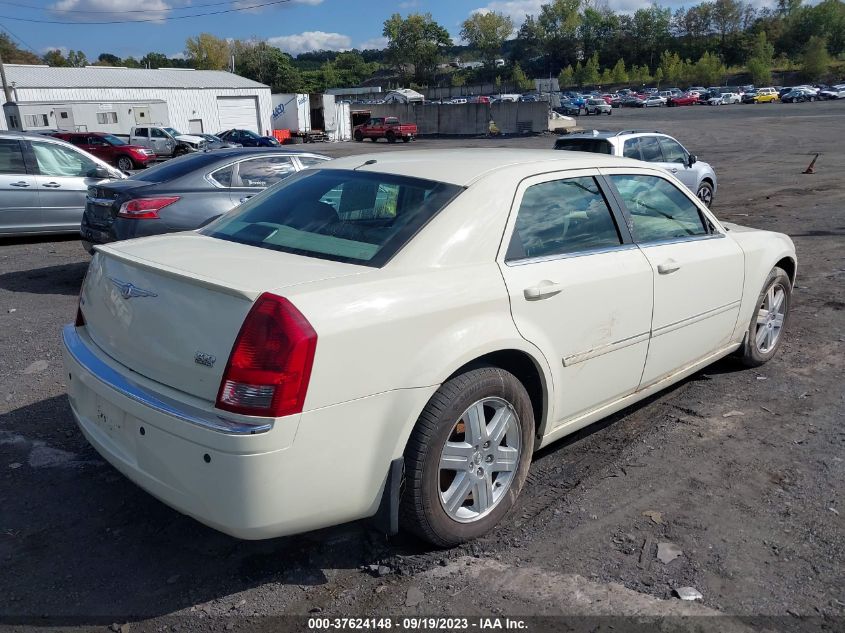 Photo 3 VIN: 2C3KK53G16H375252 - CHRYSLER 300 