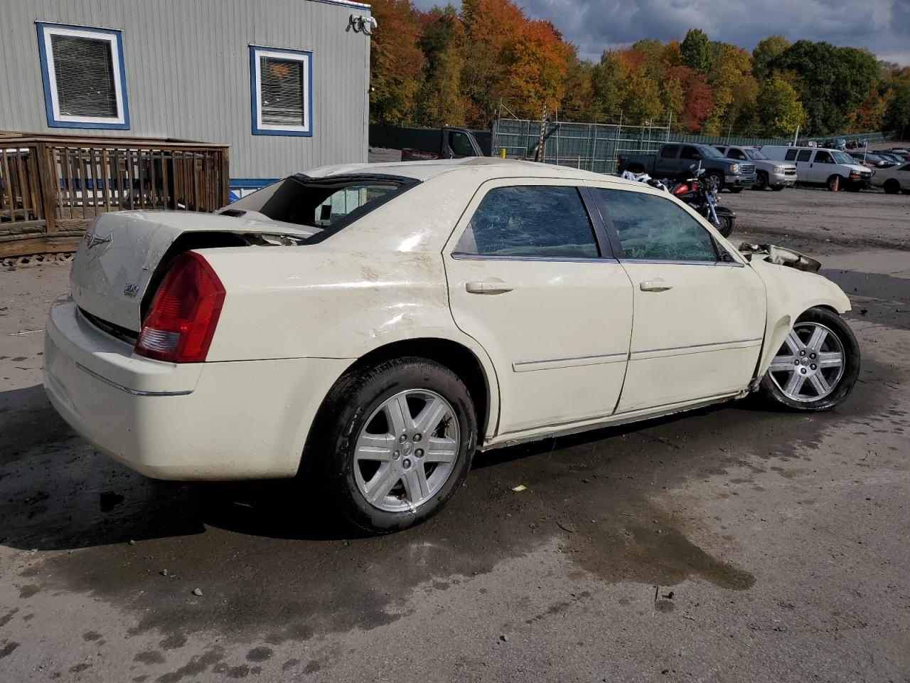 Photo 2 VIN: 2C3KK53G46H165017 - CHRYSLER 300 