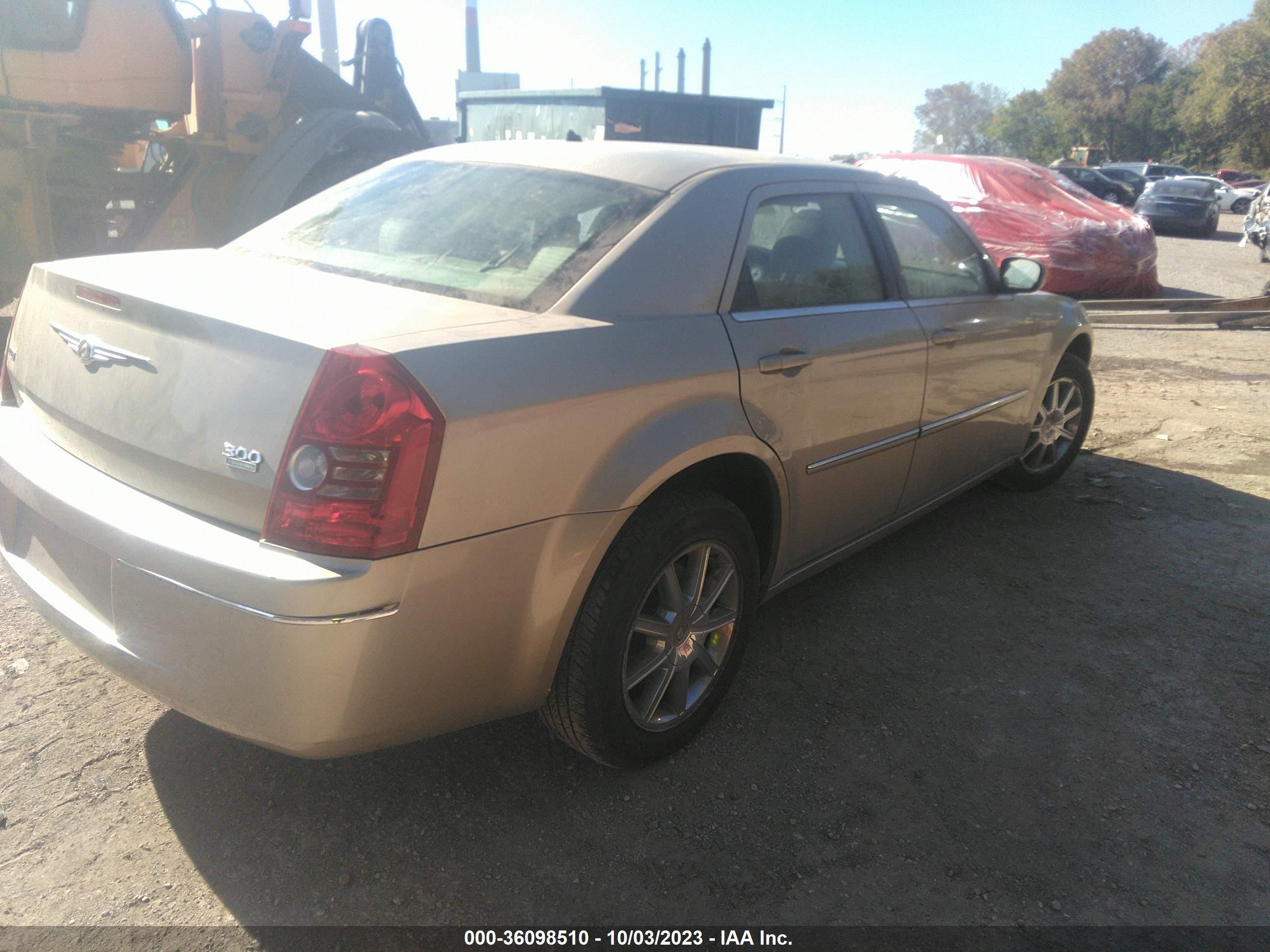 Photo 3 VIN: 2C3KK53G68H171145 - CHRYSLER 300 