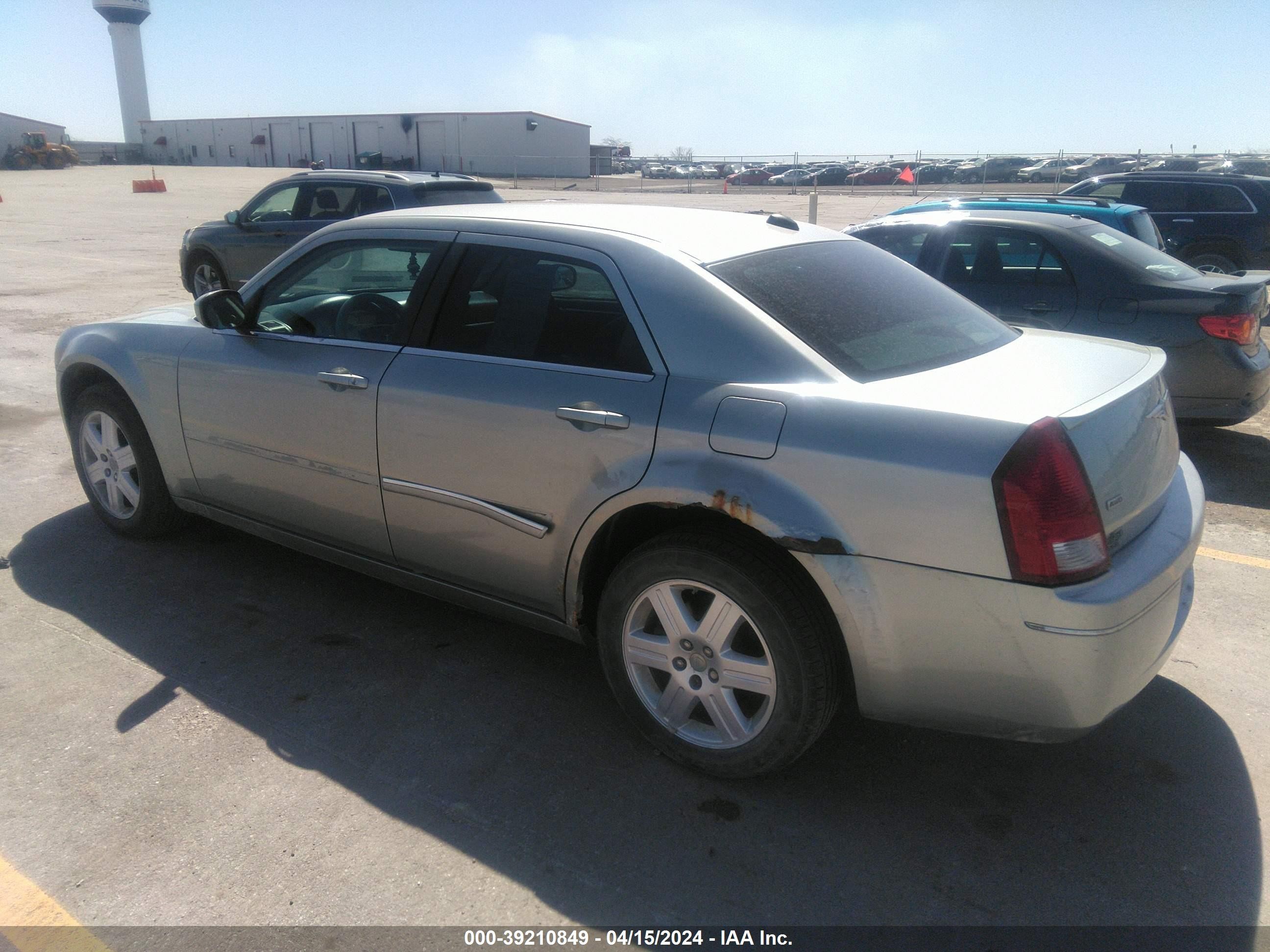 Photo 2 VIN: 2C3KK53G76H110061 - CHRYSLER 300 