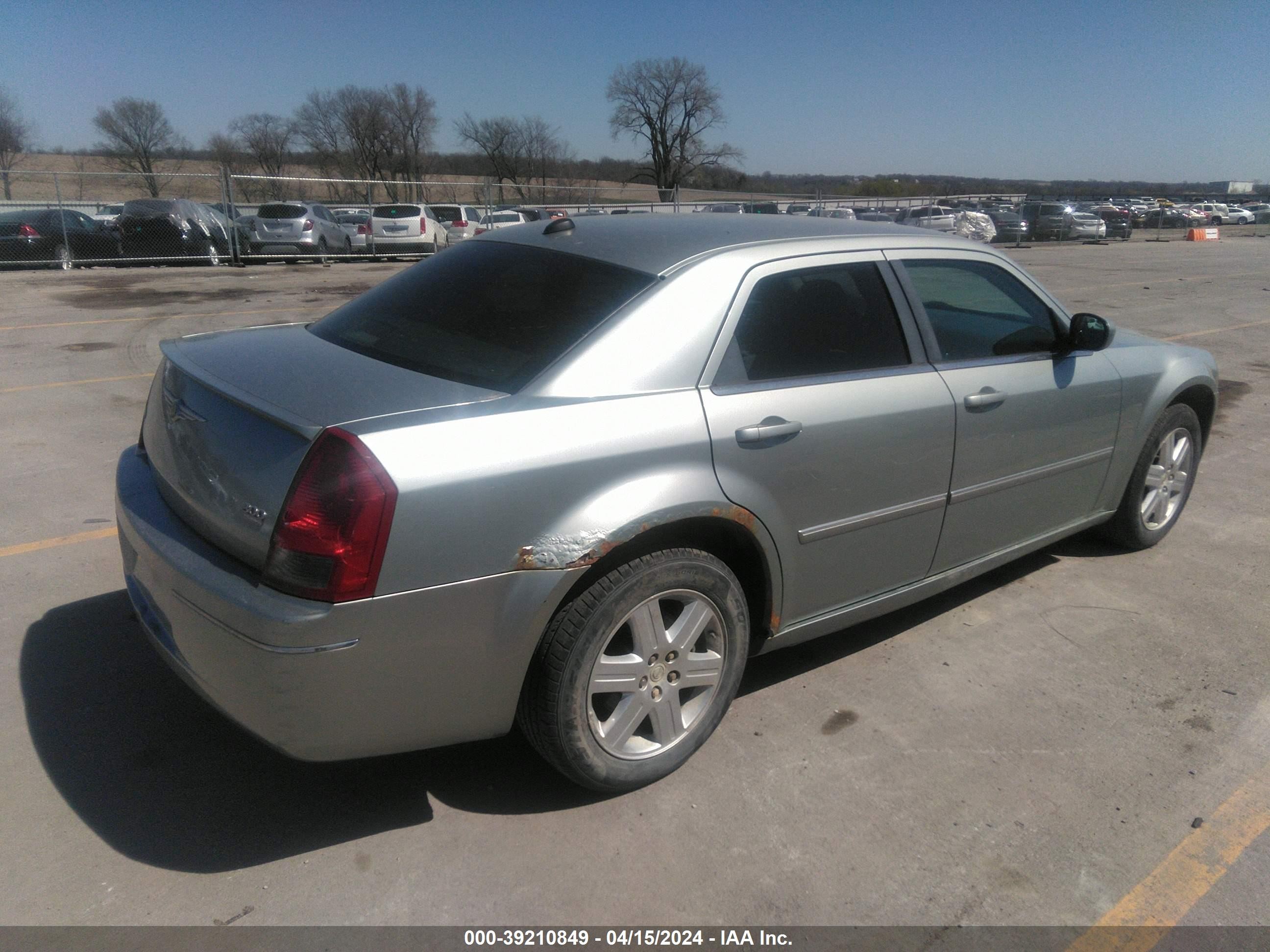 Photo 3 VIN: 2C3KK53G76H110061 - CHRYSLER 300 