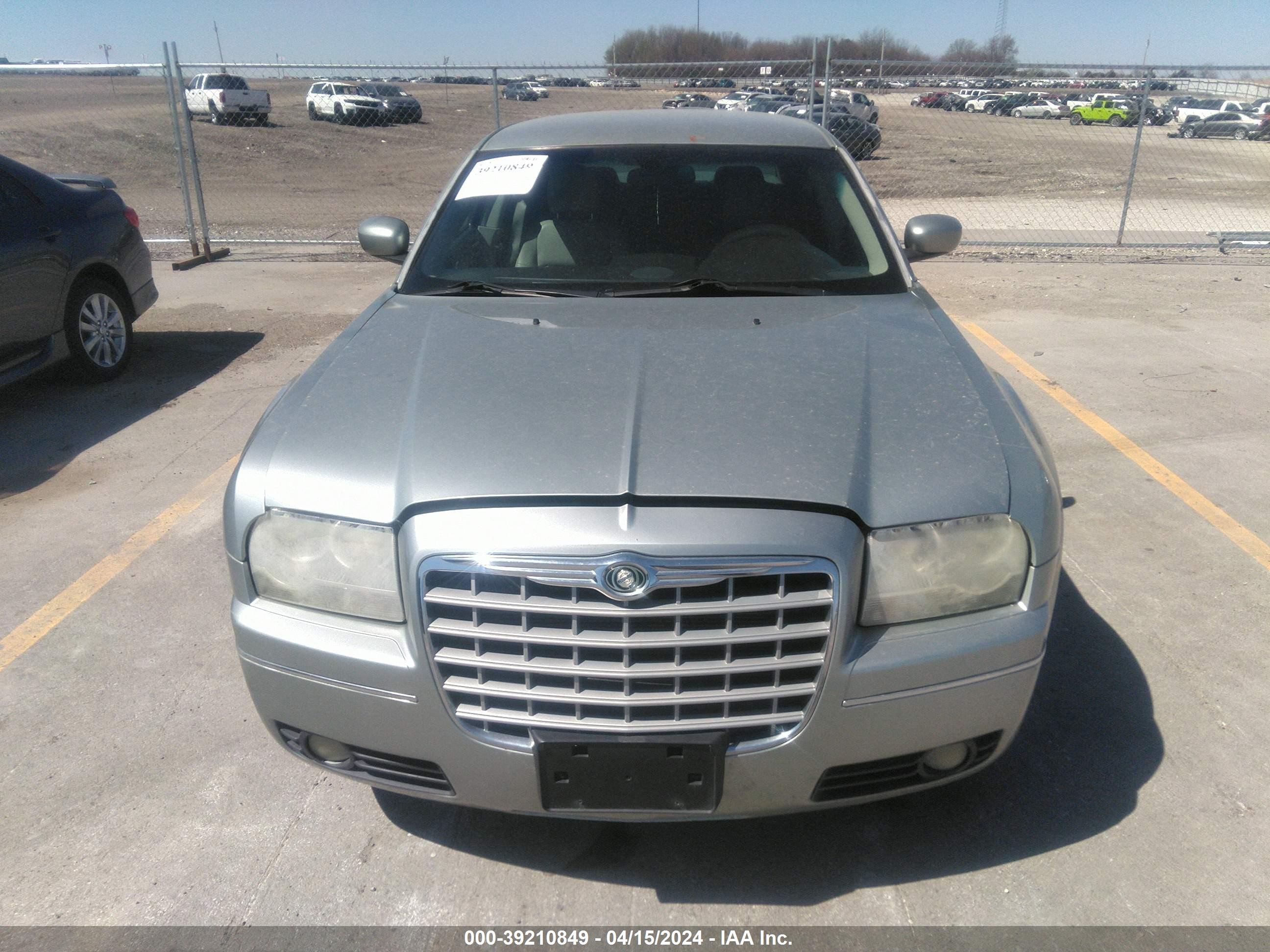 Photo 5 VIN: 2C3KK53G76H110061 - CHRYSLER 300 