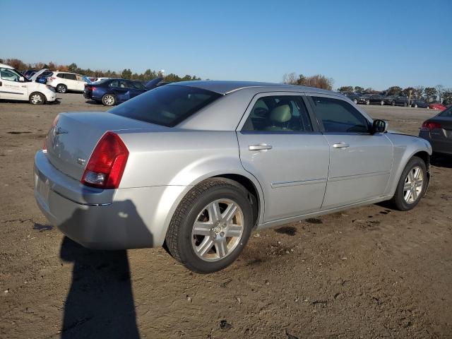 Photo 2 VIN: 2C3KK53G96H402391 - CHRYSLER 300 