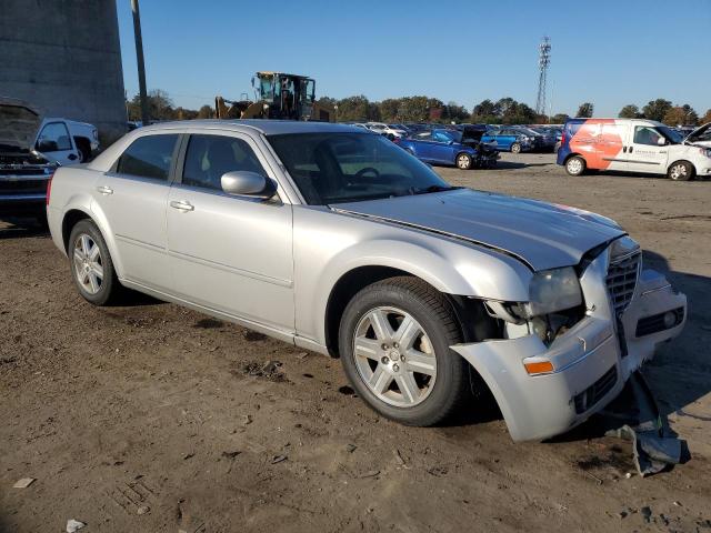 Photo 3 VIN: 2C3KK53G96H402391 - CHRYSLER 300 