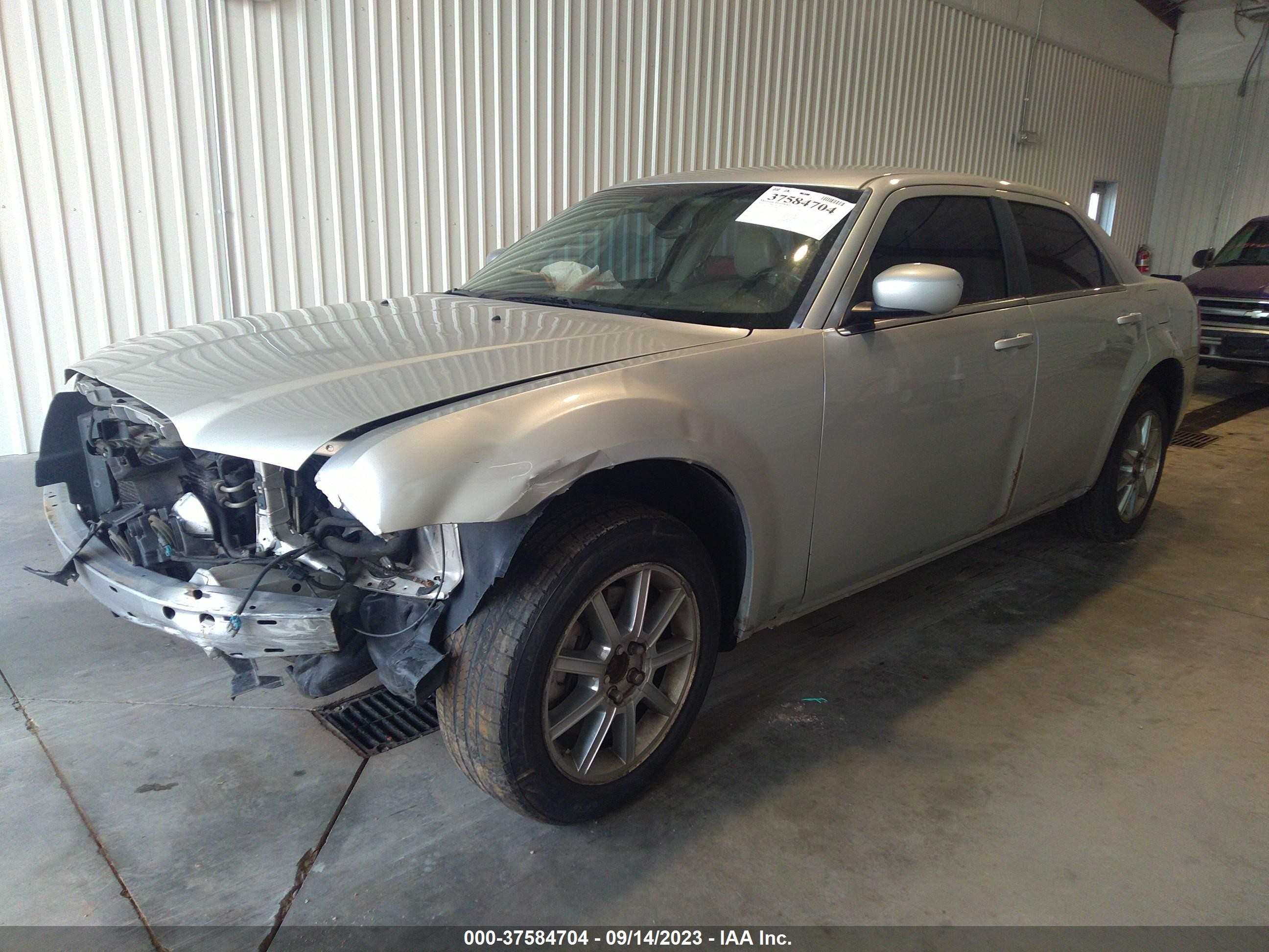 Photo 1 VIN: 2C3KK53GX7H872883 - CHRYSLER 300 