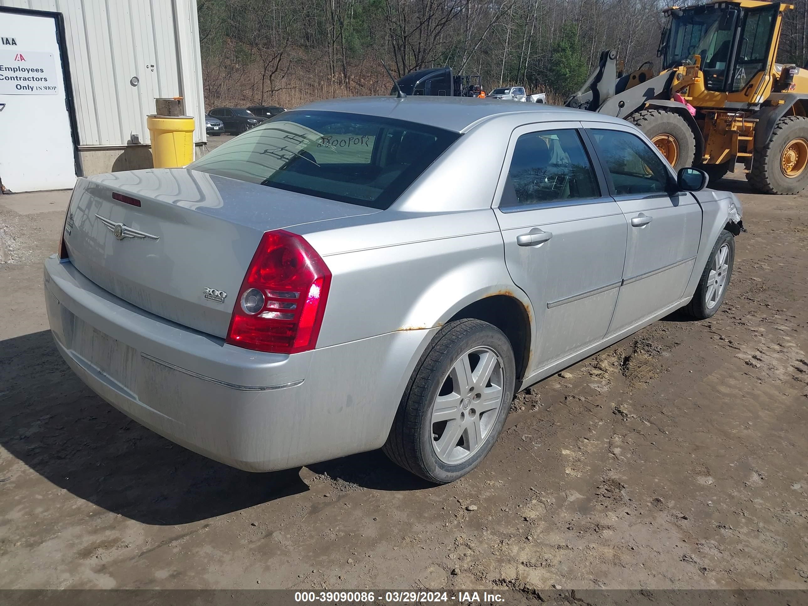 Photo 3 VIN: 2C3KK53GX8H148788 - CHRYSLER 300 