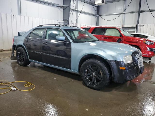 Photo 3 VIN: 2C3KK53V69H586174 - CHRYSLER 300 