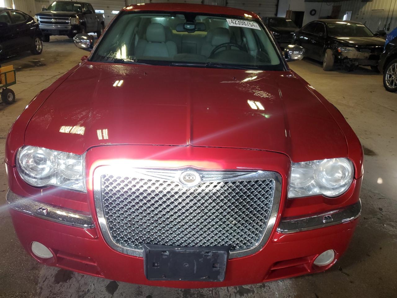 Photo 4 VIN: 2C3KK63H17H697468 - CHRYSLER 300 