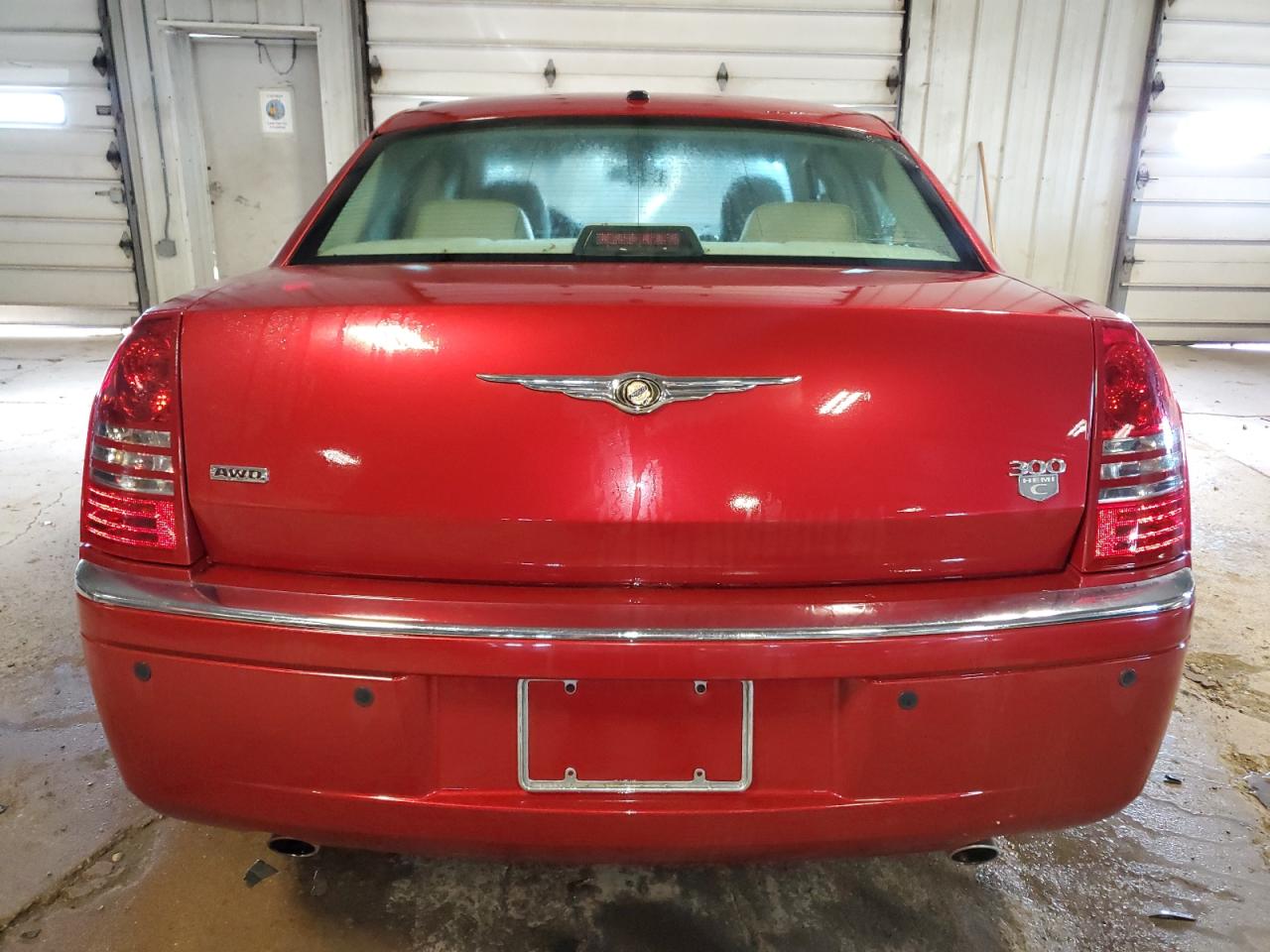 Photo 5 VIN: 2C3KK63H17H697468 - CHRYSLER 300 