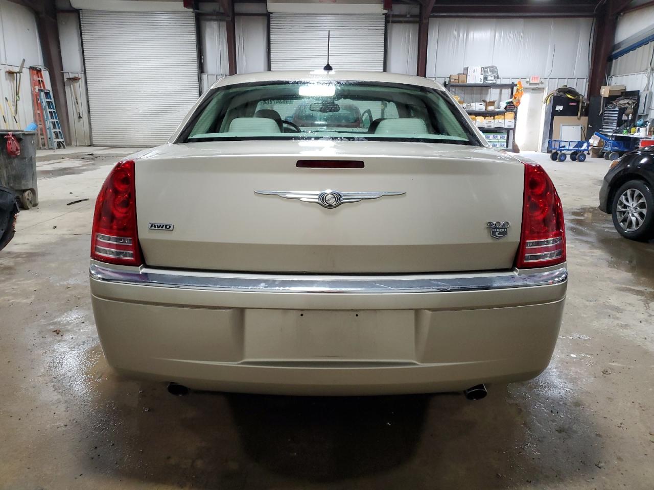 Photo 5 VIN: 2C3KK63H98H282173 - CHRYSLER 300 