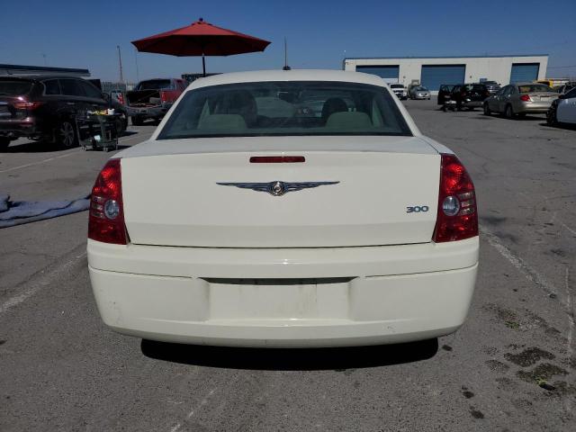 Photo 5 VIN: 2C3LA43R28H146570 - CHRYSLER 300 LX 