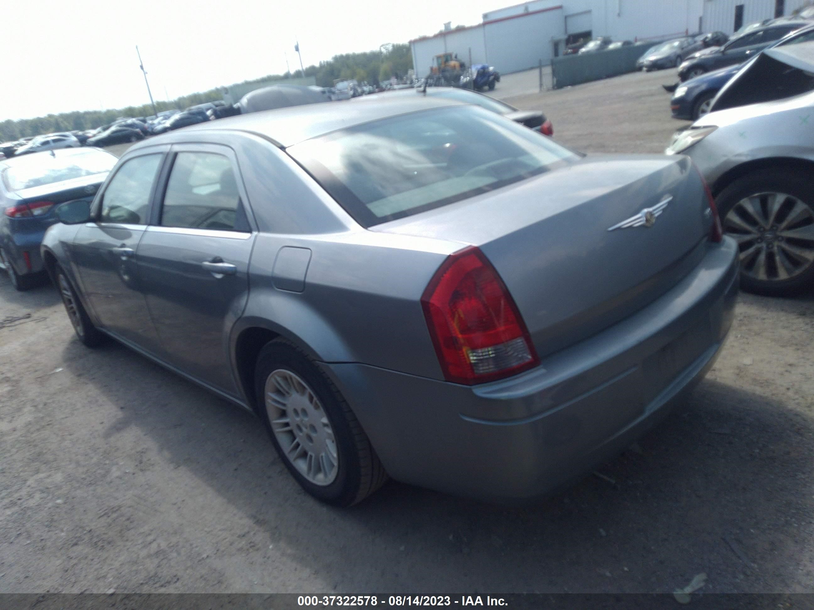 Photo 2 VIN: 2C3LA43R36H508547 - CHRYSLER 300 