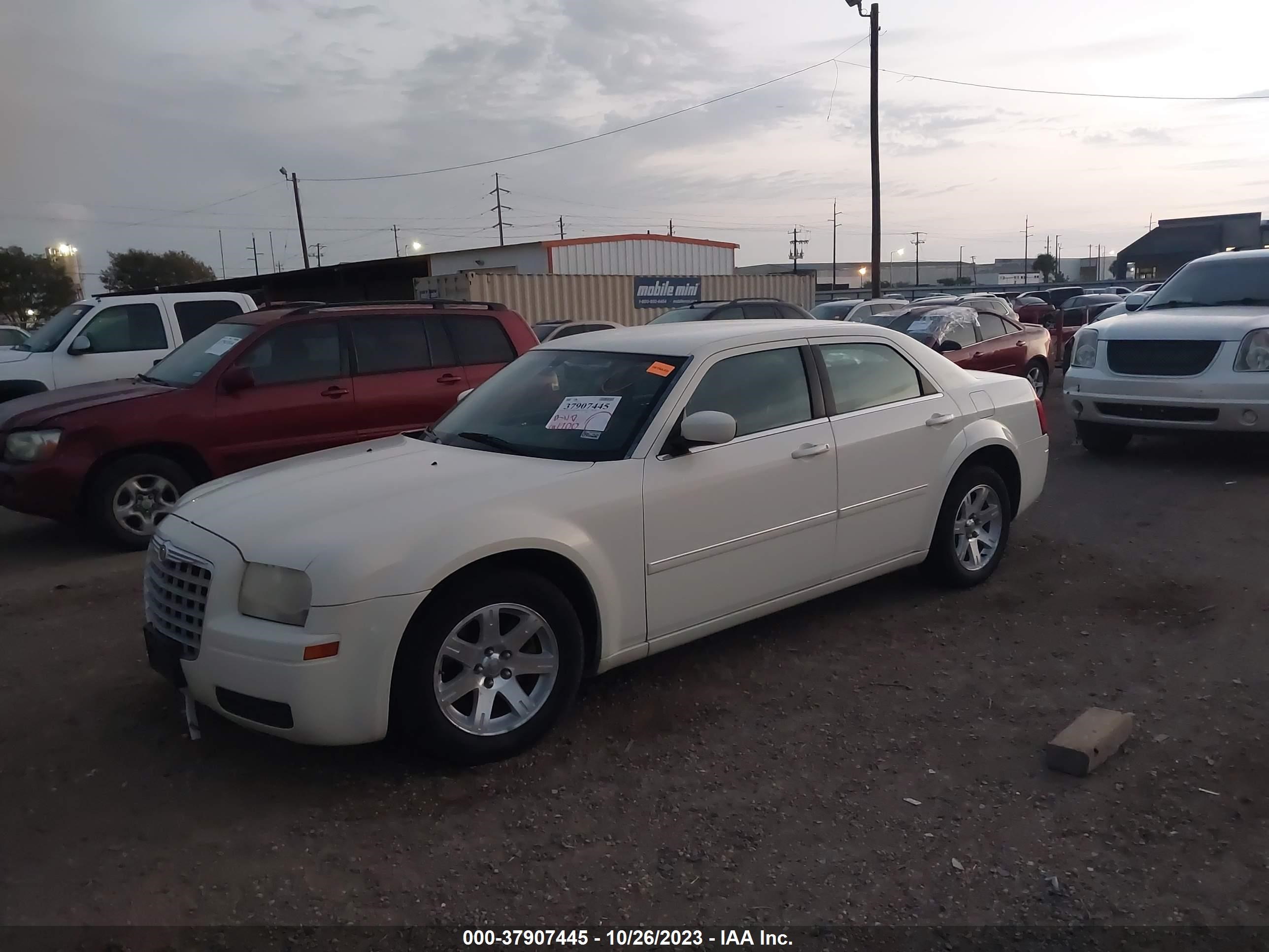 Photo 1 VIN: 2C3LA43R37H880424 - CHRYSLER 300 