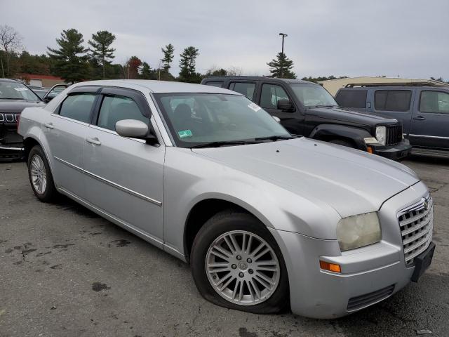 Photo 3 VIN: 2C3LA43R38H225181 - CHRYSLER 300 