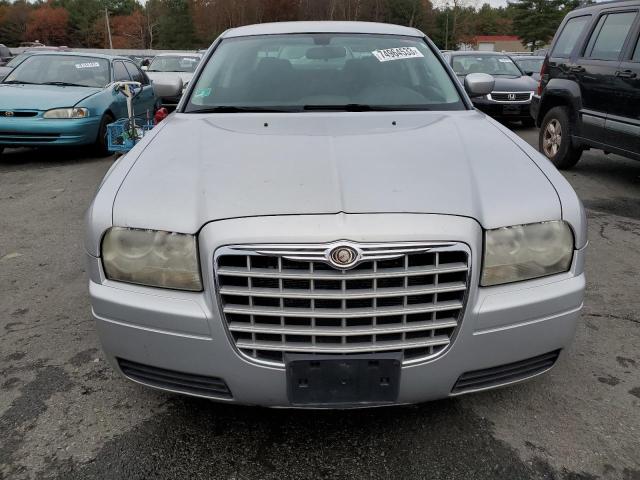 Photo 4 VIN: 2C3LA43R38H225181 - CHRYSLER 300 