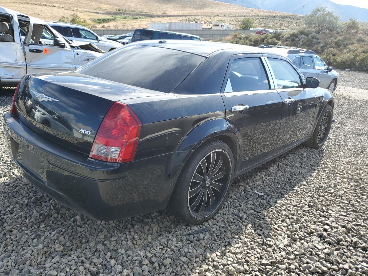 Photo 2 VIN: 2C3LA43R46H330518 - CHRYSLER 300 