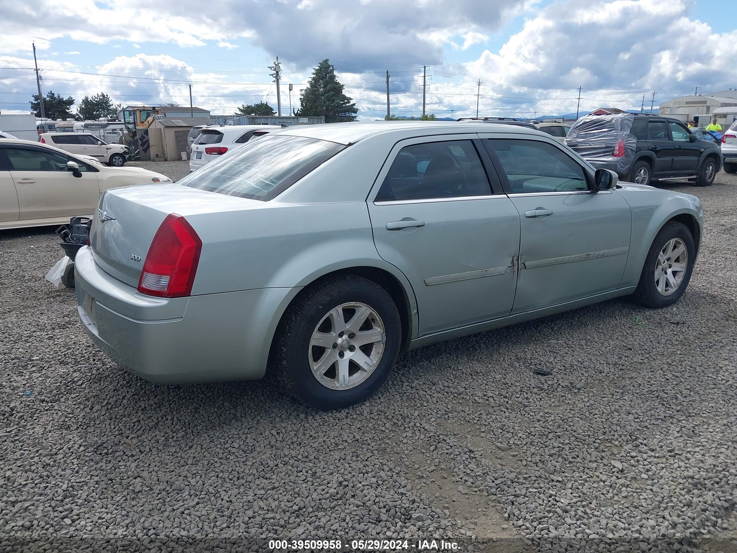 Photo 3 VIN: 2C3LA43R66H251237 - CHRYSLER 300 