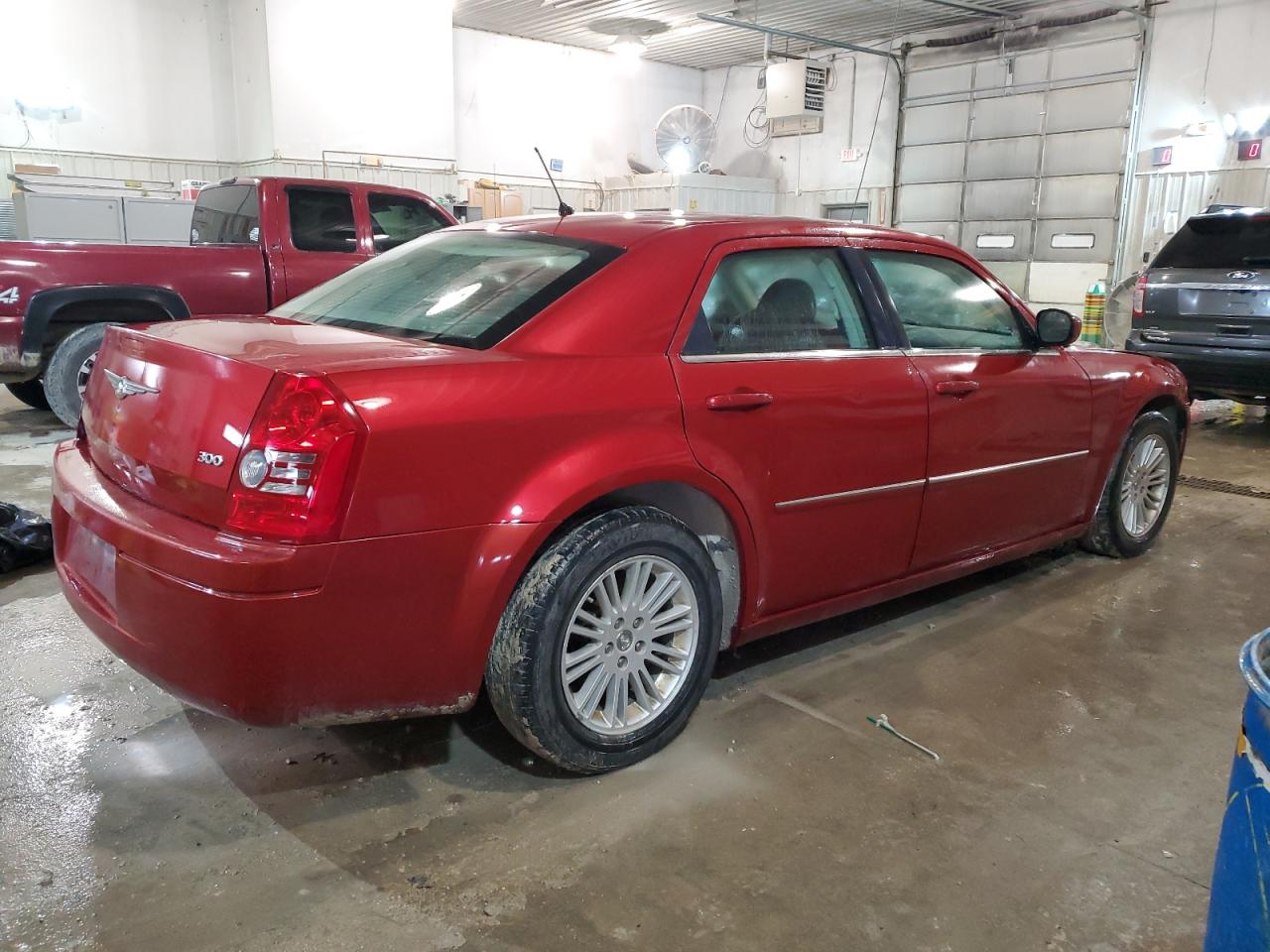 Photo 2 VIN: 2C3LA43R98H336835 - CHRYSLER 300 