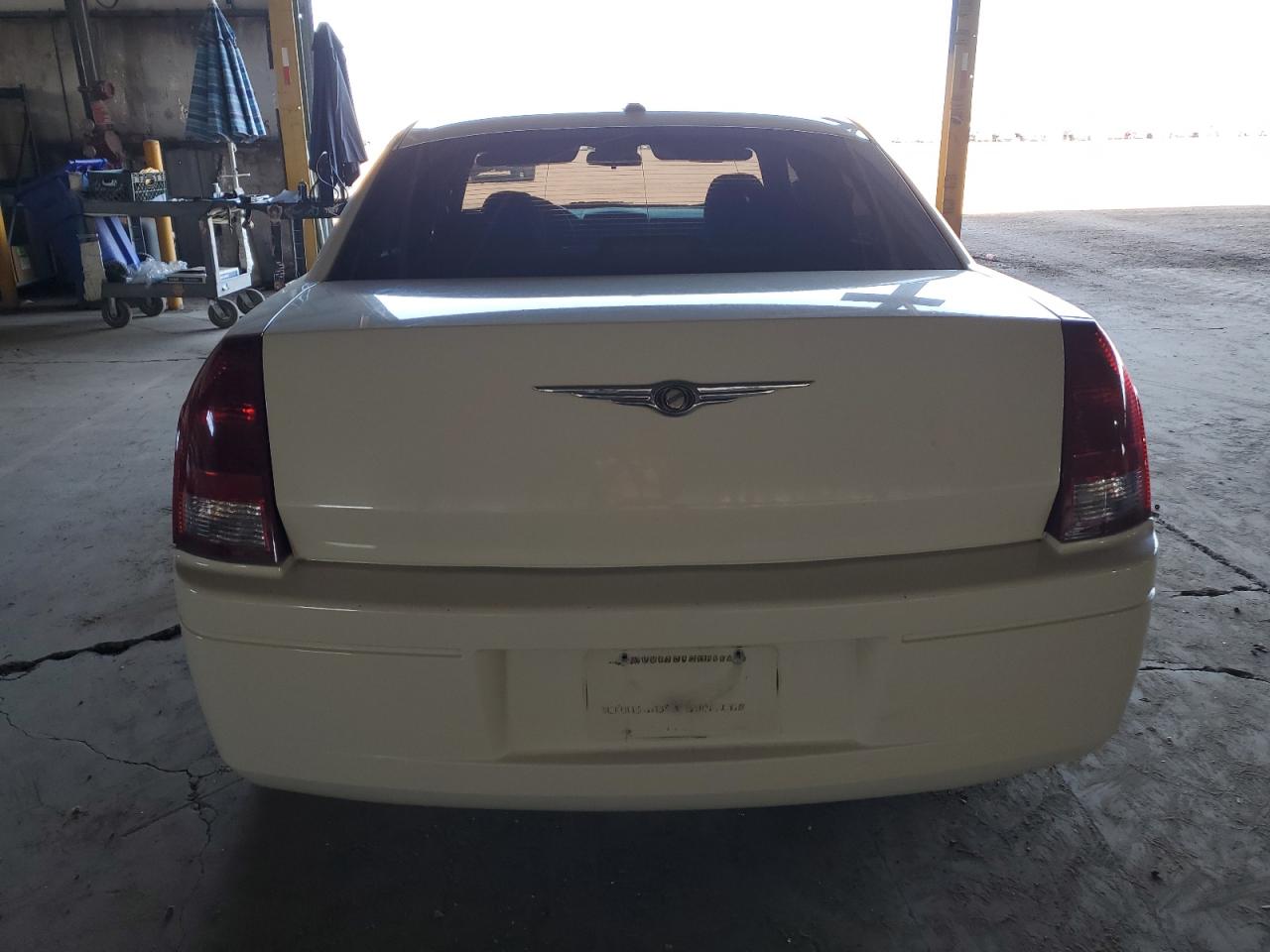 Photo 5 VIN: 2C3LA43RX7H670080 - CHRYSLER 300 