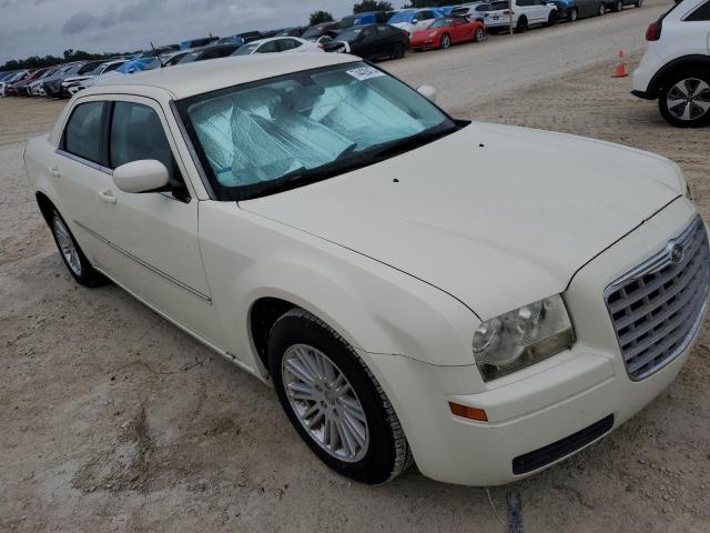 Photo 3 VIN: 2C3LA43RX8H327674 - CHRYSLER 300 LX 