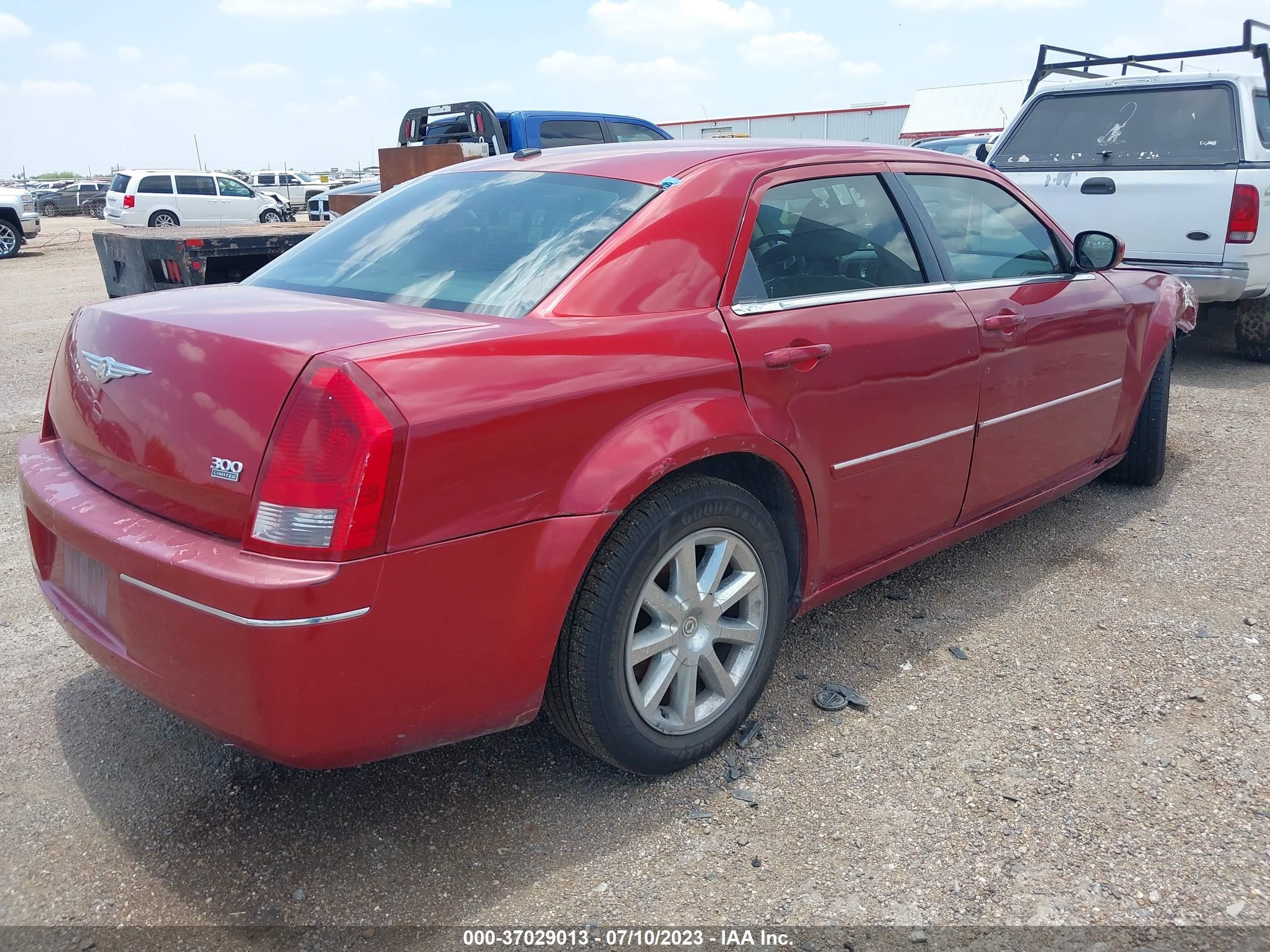 Photo 3 VIN: 2C3LA53G17H658081 - CHRYSLER 300 