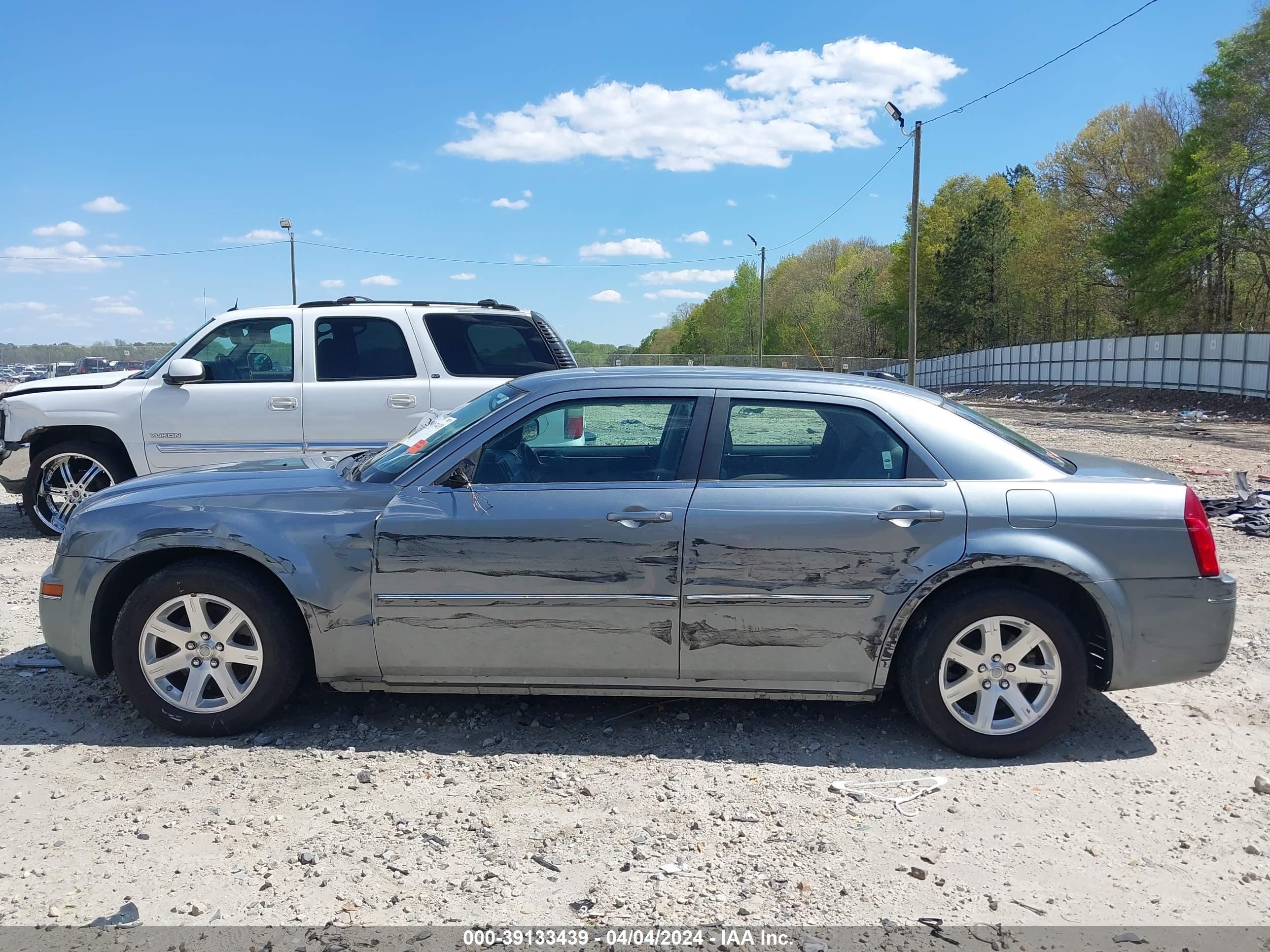 Photo 13 VIN: 2C3LA53G26H146621 - CHRYSLER 300 