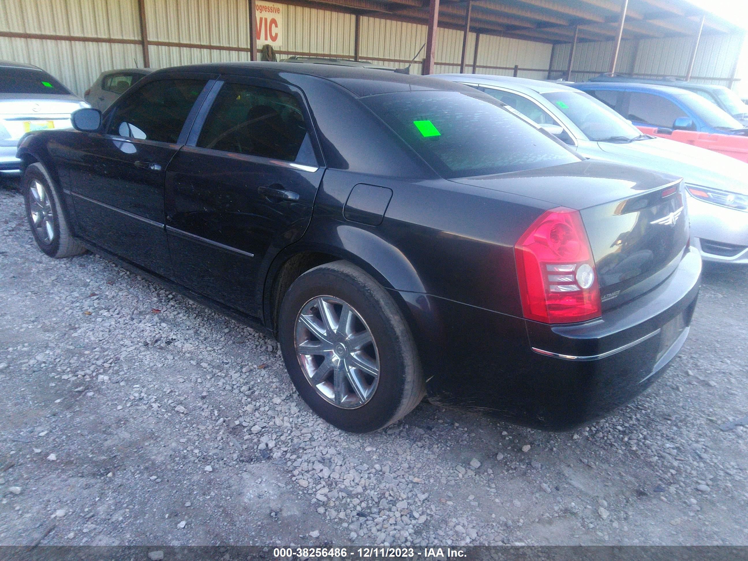 Photo 2 VIN: 2C3LA53G28H329164 - CHRYSLER 300 