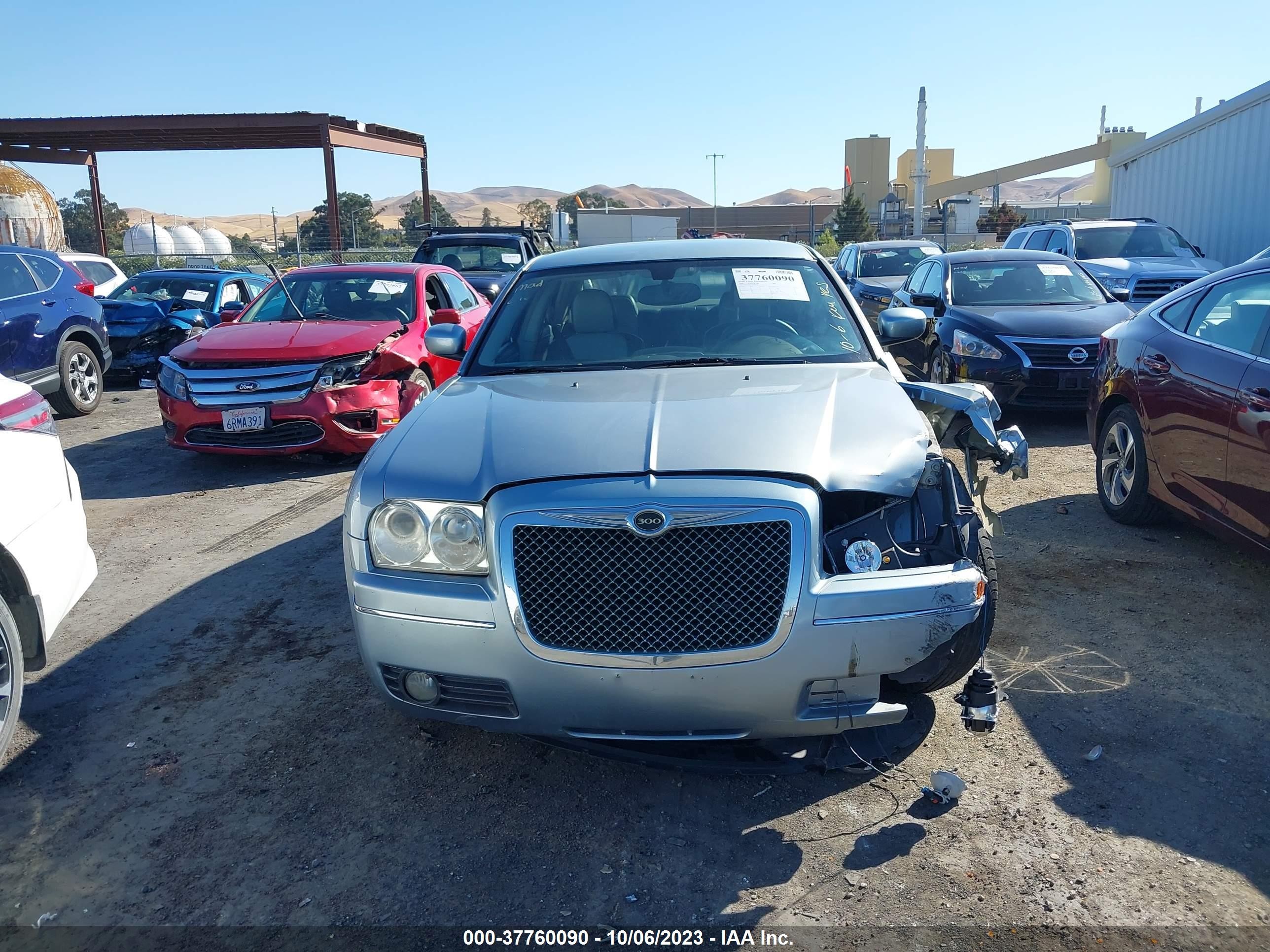 Photo 11 VIN: 2C3LA53G36H320776 - CHRYSLER 300 