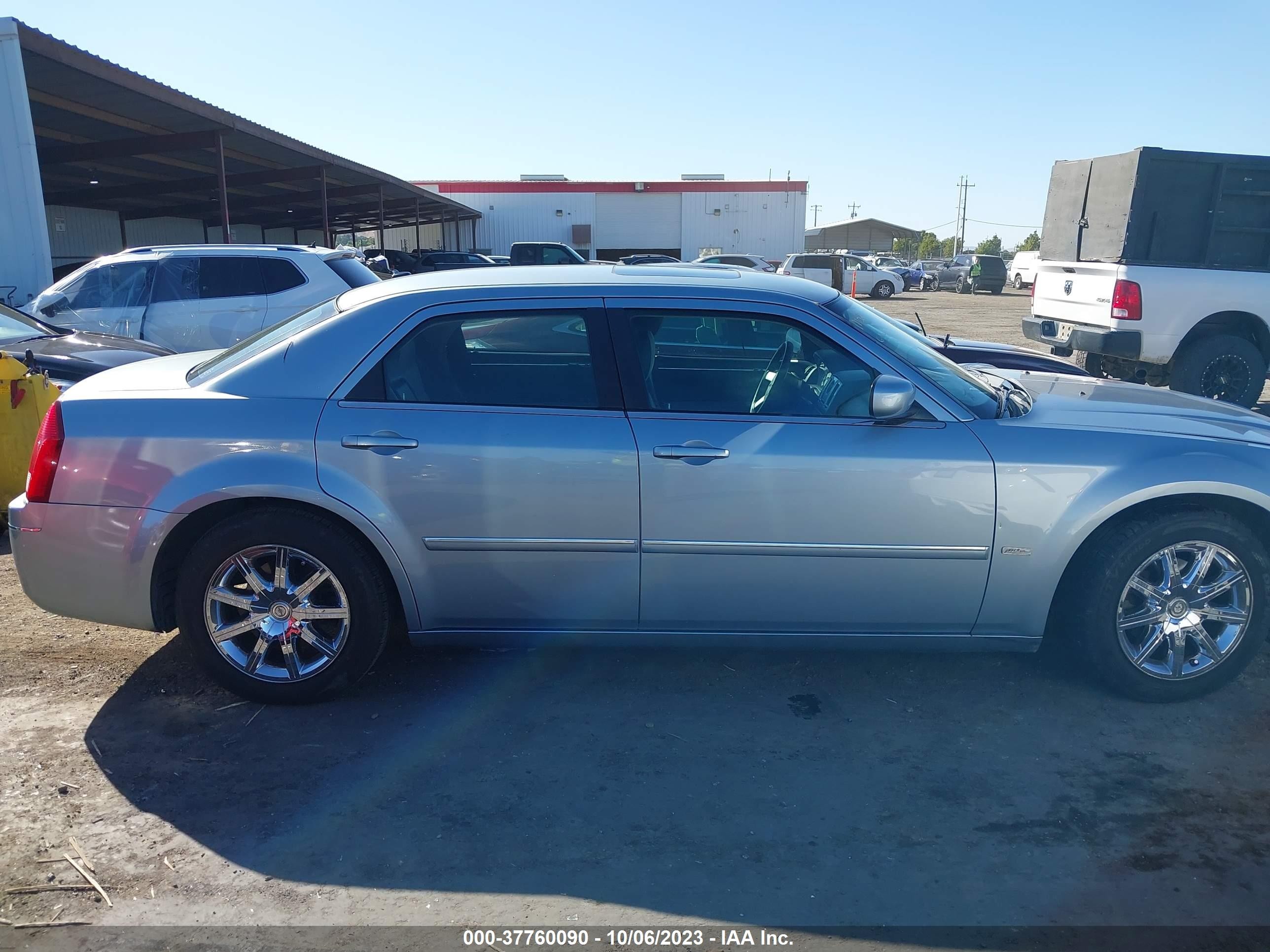 Photo 12 VIN: 2C3LA53G36H320776 - CHRYSLER 300 