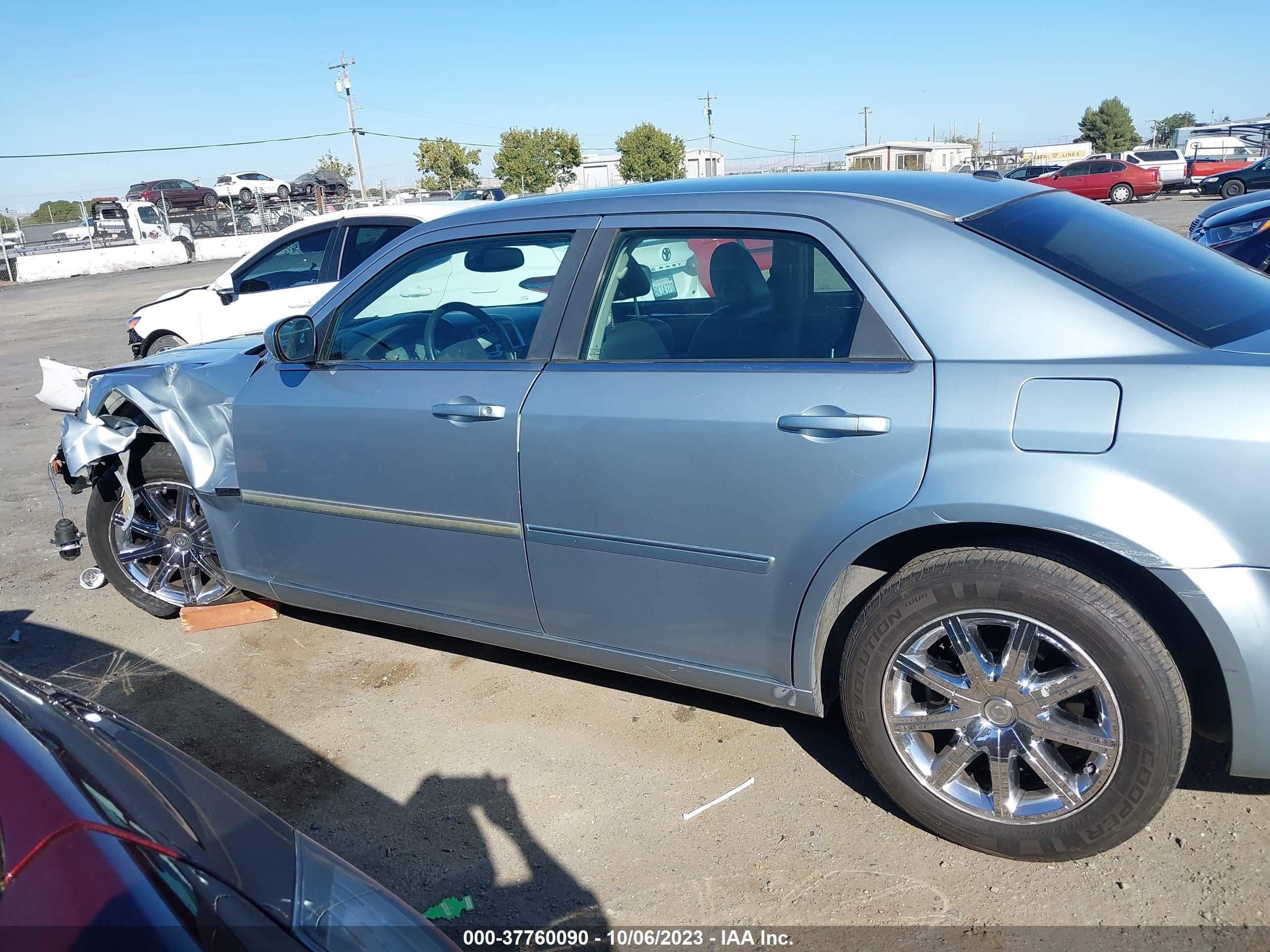 Photo 13 VIN: 2C3LA53G36H320776 - CHRYSLER 300 