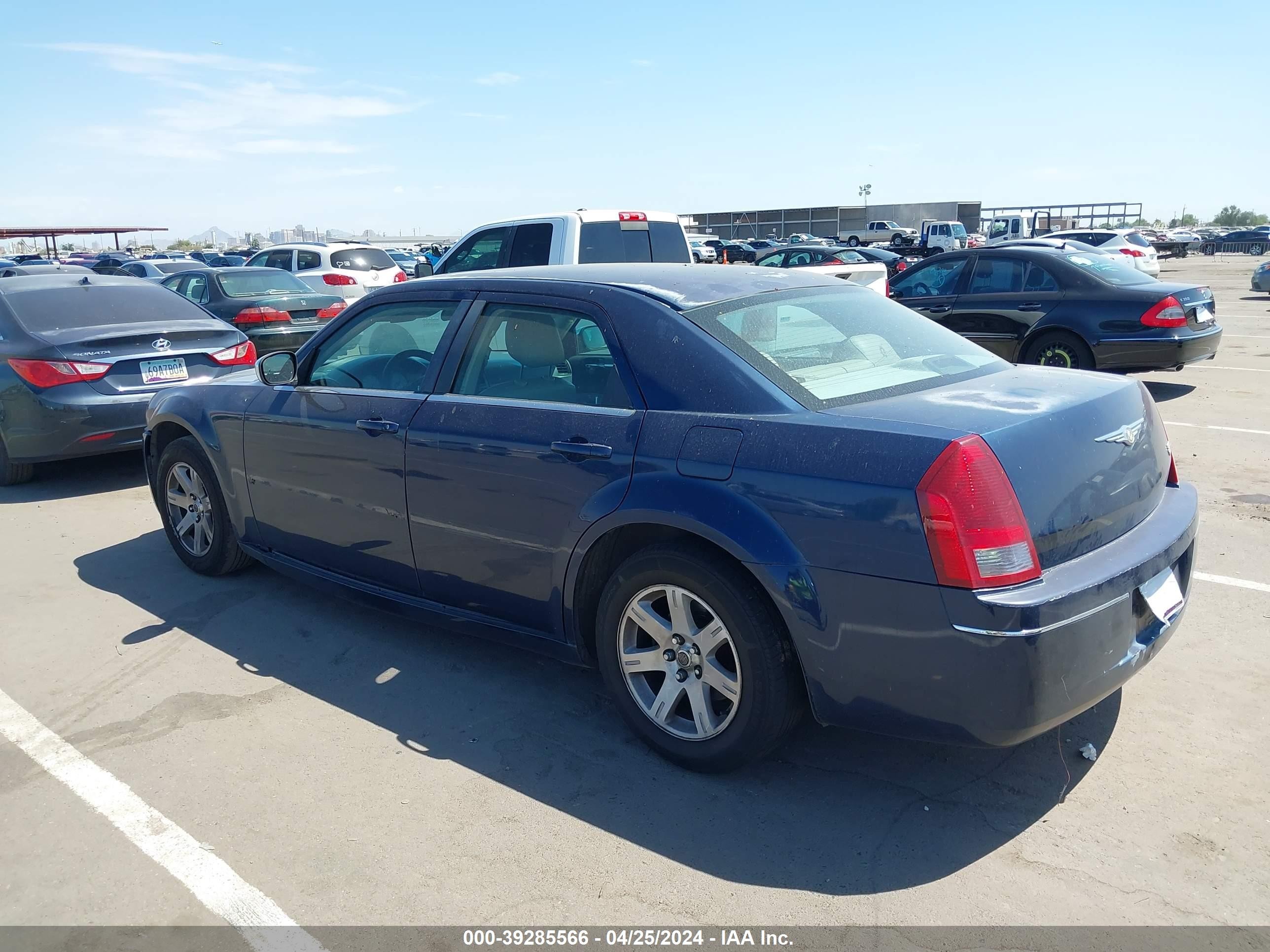 Photo 2 VIN: 2C3LA53G36H337724 - CHRYSLER 300 