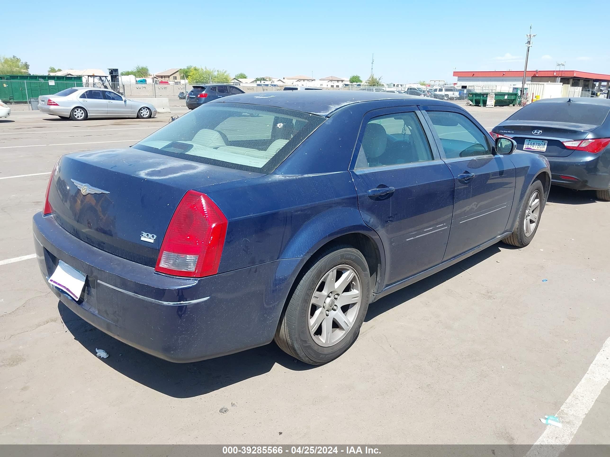 Photo 3 VIN: 2C3LA53G36H337724 - CHRYSLER 300 