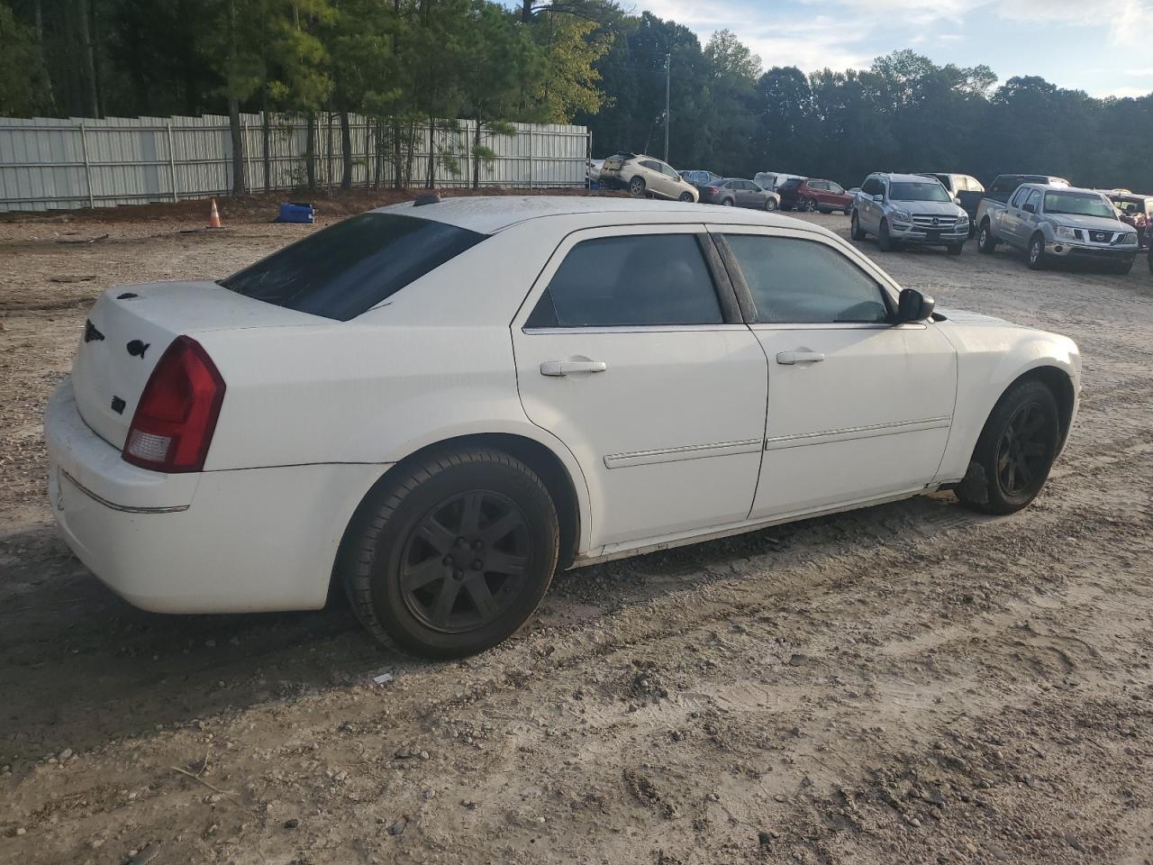 Photo 2 VIN: 2C3LA53G46H186540 - CHRYSLER 300 